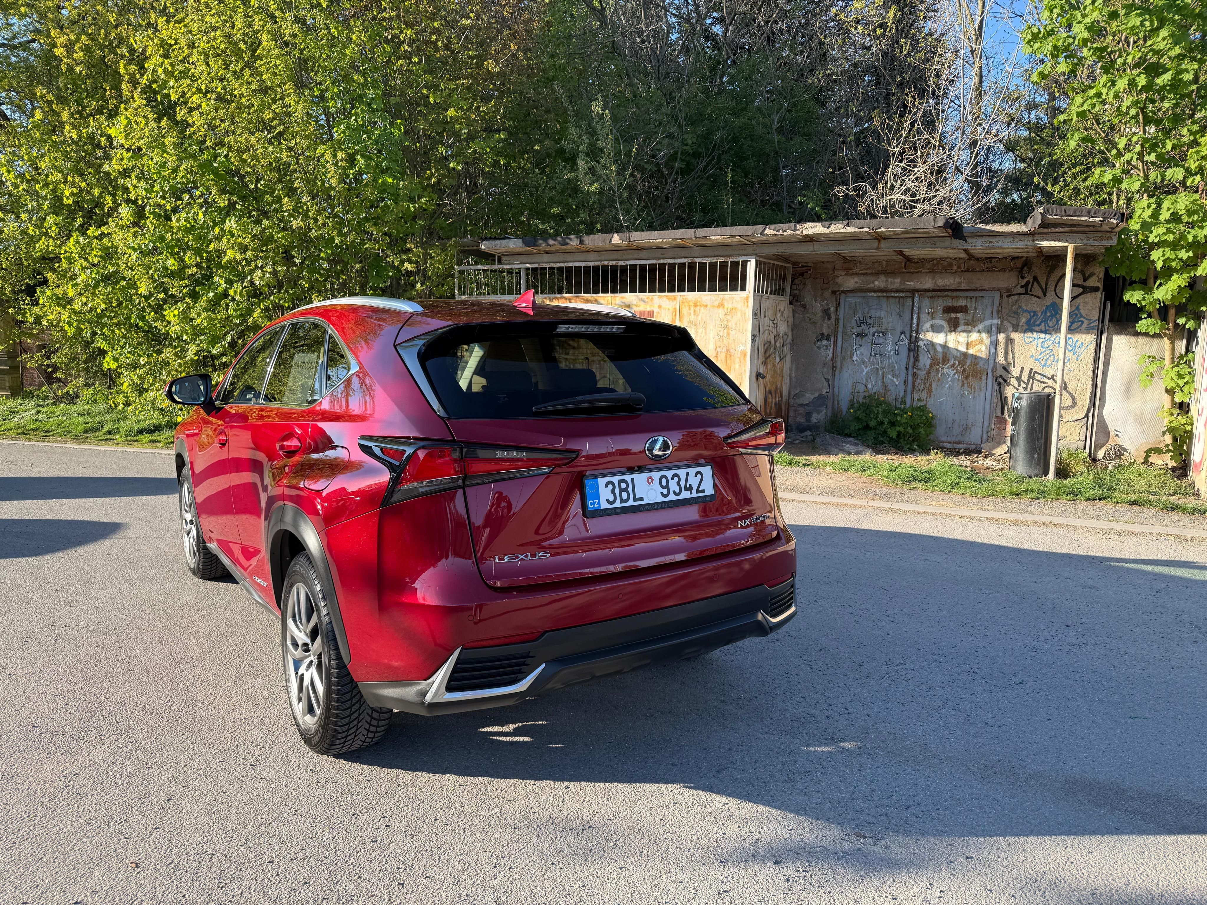 Lexus NX 300h, NX 300h - hybrid - servisováno - fotka 2