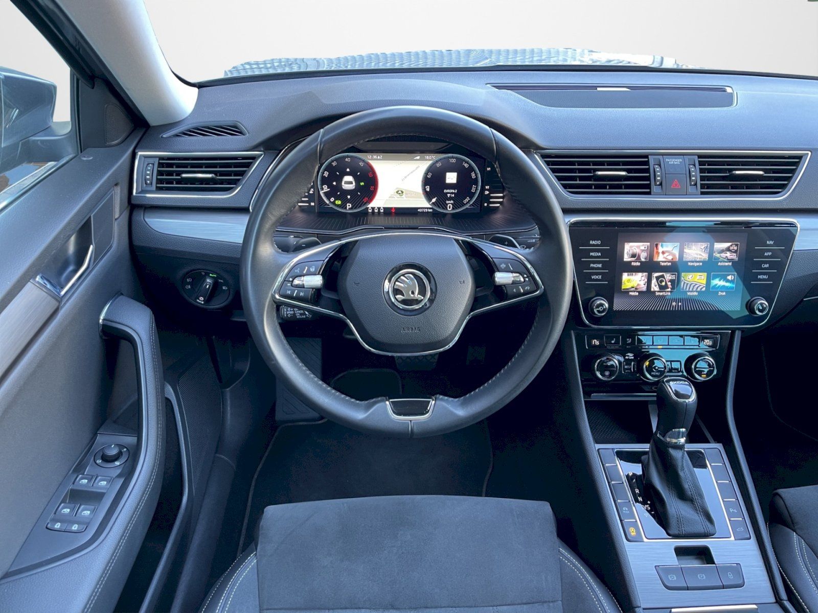 Škoda Superb, 2.0 TDI 110kW DSG Style Plus c - fotka 6