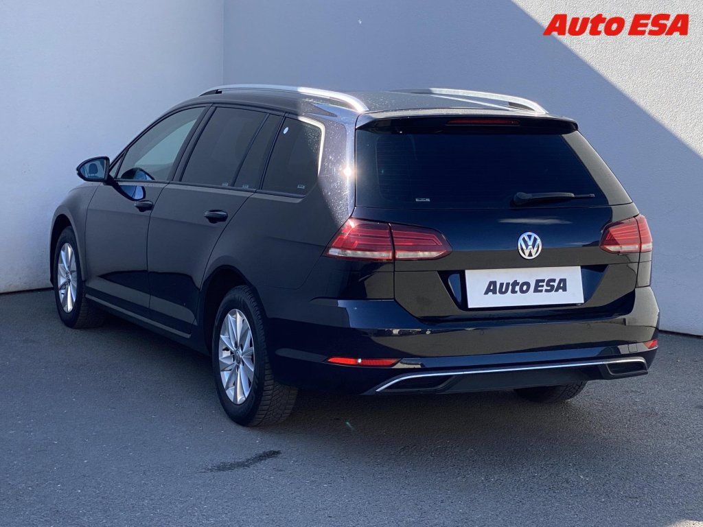 Volkswagen Golf, 1.6TDI,masáž,autoAC - fotka 6