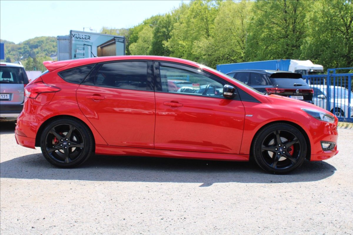 Ford Focus, 1,5 EB  NOVÉ V ČR,RED EDITION - fotka 4
