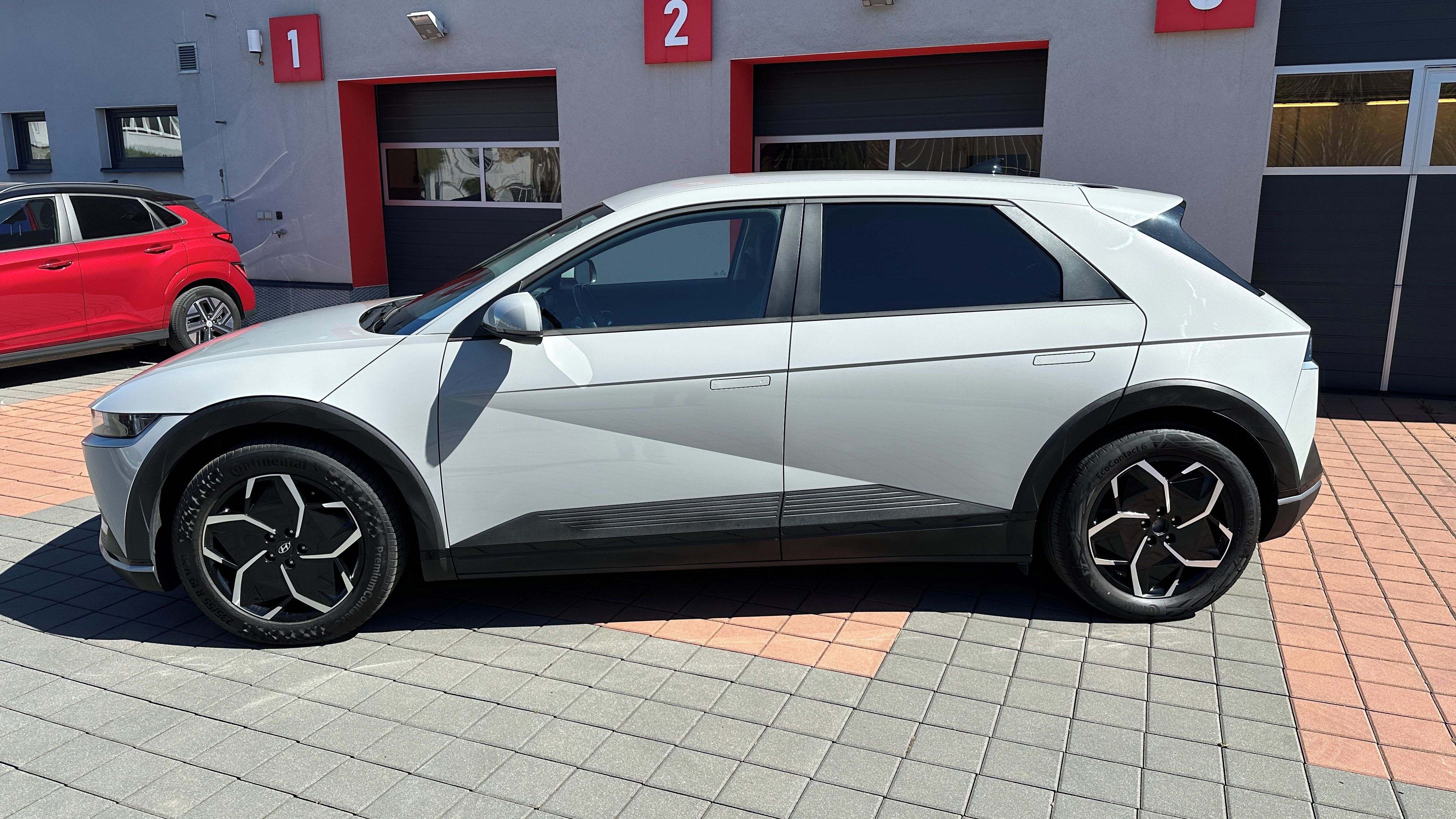 Hyundai Ioniq 5, 70kWh 160kW DPH 98%SoH - fotka 2
