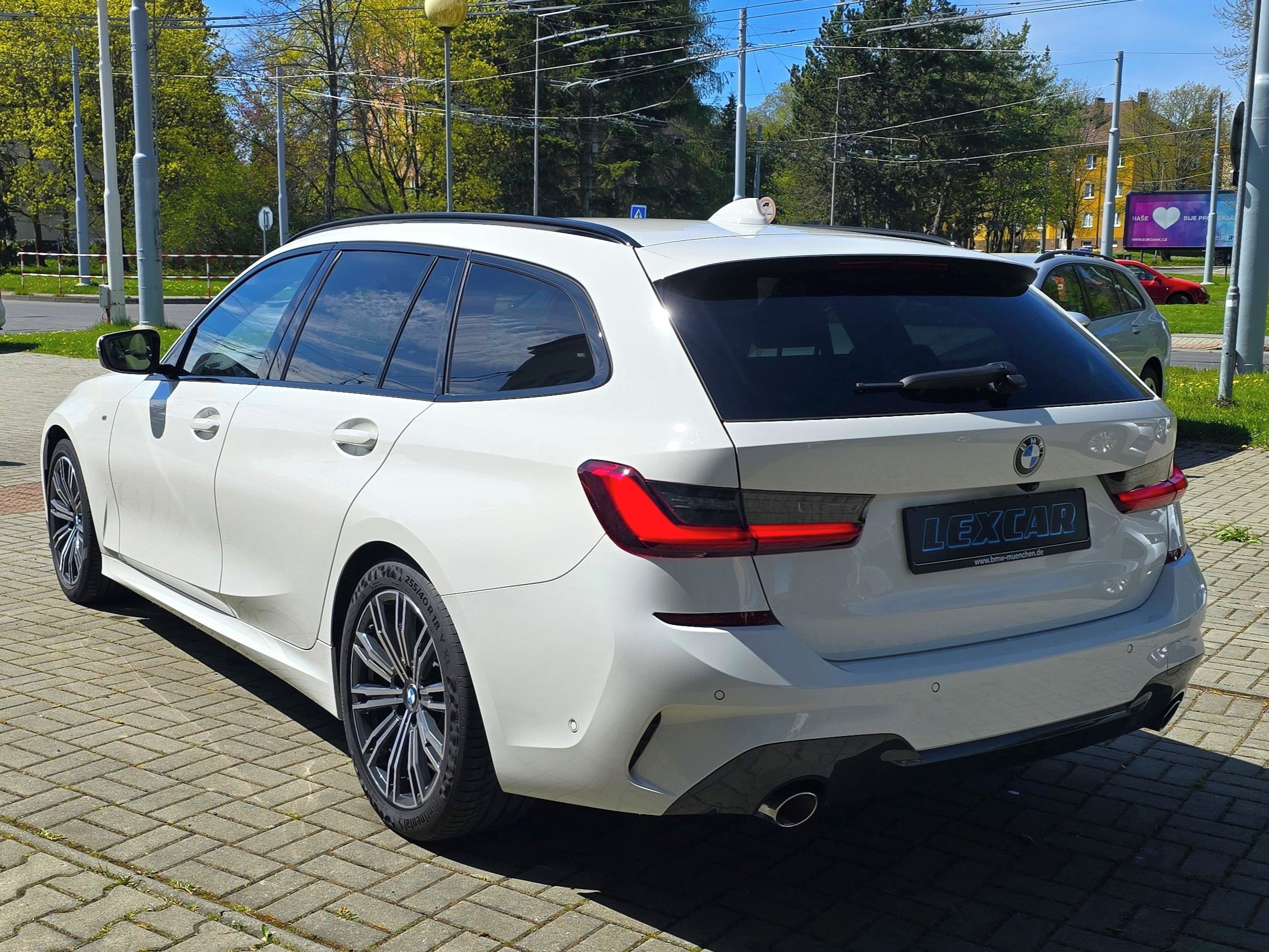 BMW Řada 3, 2.0D Touring Aut. M Sport DPH - fotka 6