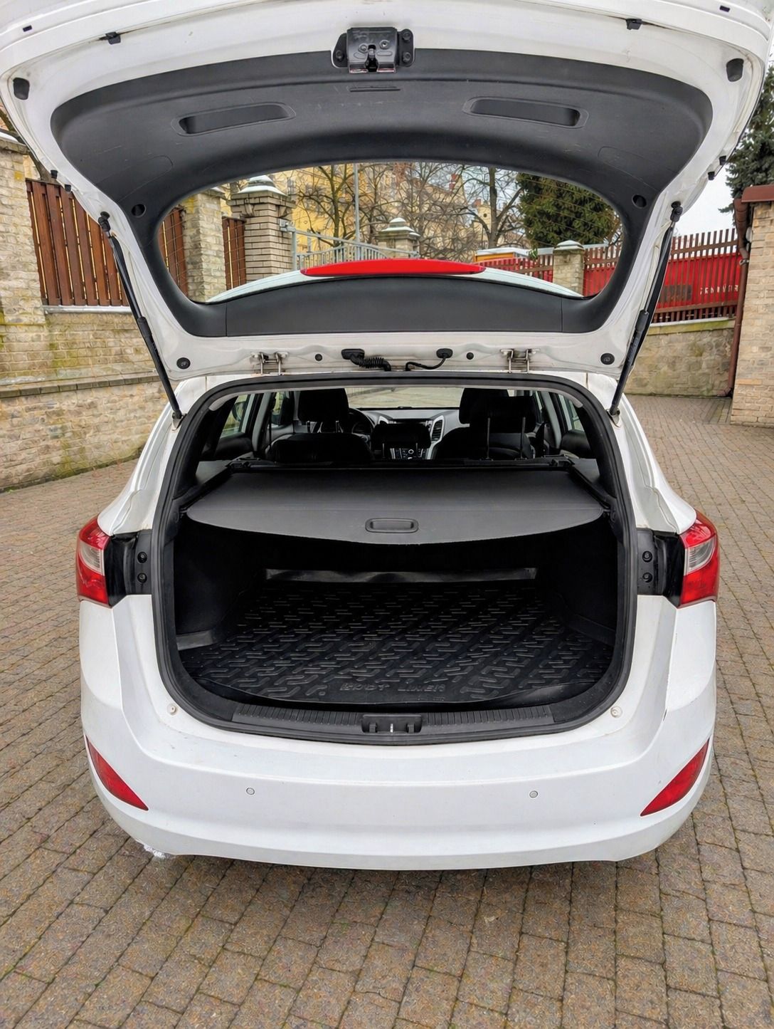 Hyundai i30, Kombi 1.6 CRDi 81 kW, 2016, ČR - fotka 4