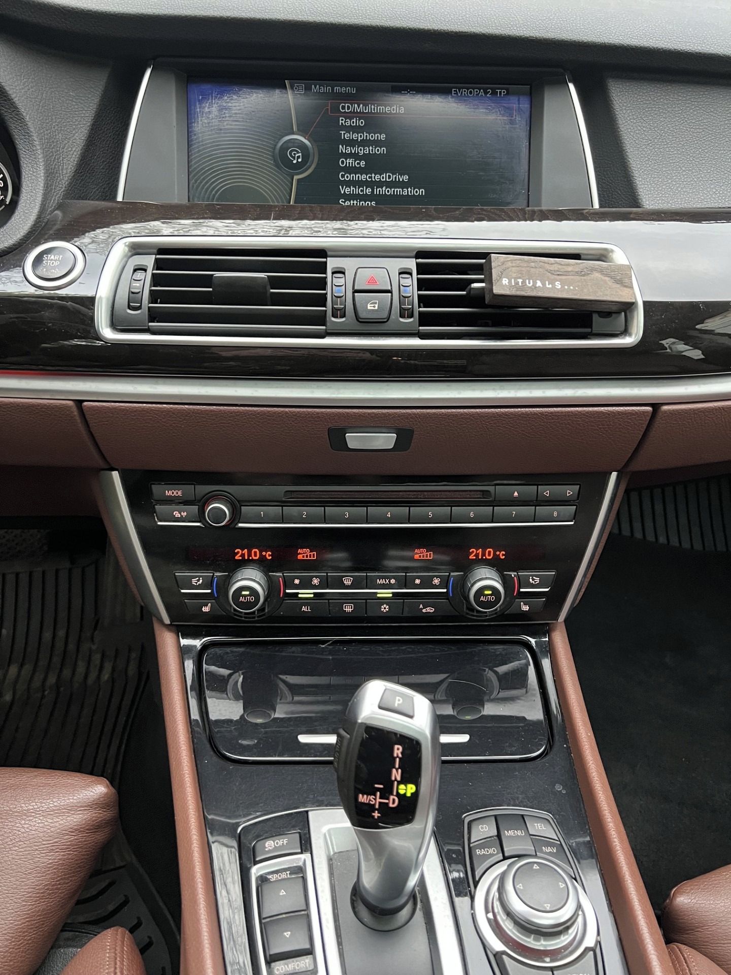 BMW Řada 5, BMW 535d x Drive GT - fotka 5