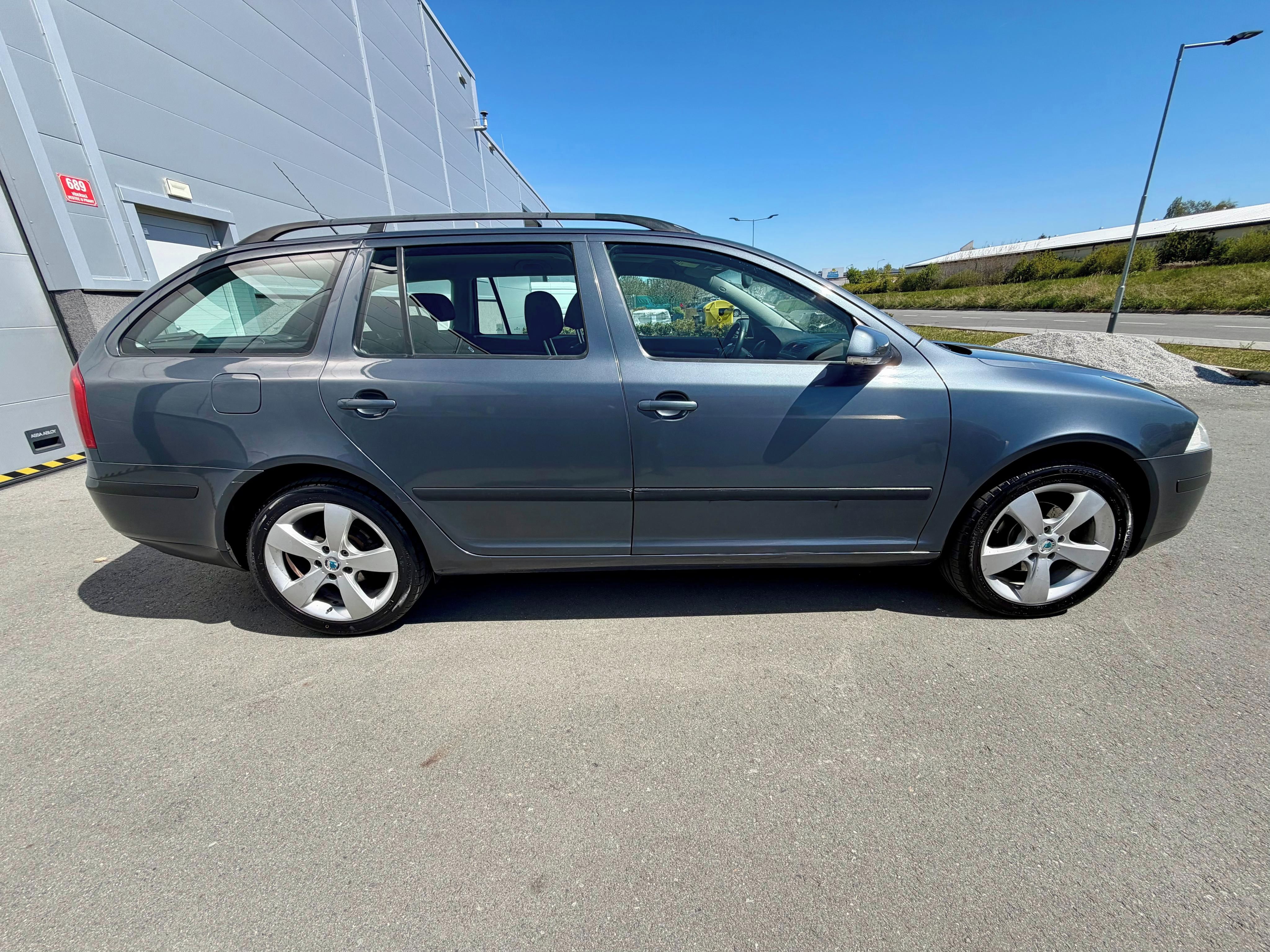 Škoda Octavia, II 1.9 TDI ELEGANCE DSG - fotka 4