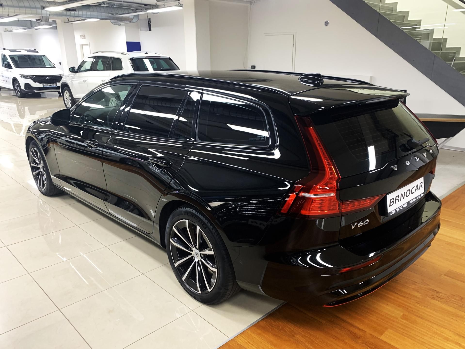 Volvo V60, RECHARGE T6, AWD PLUS DARK ČR - fotka 4