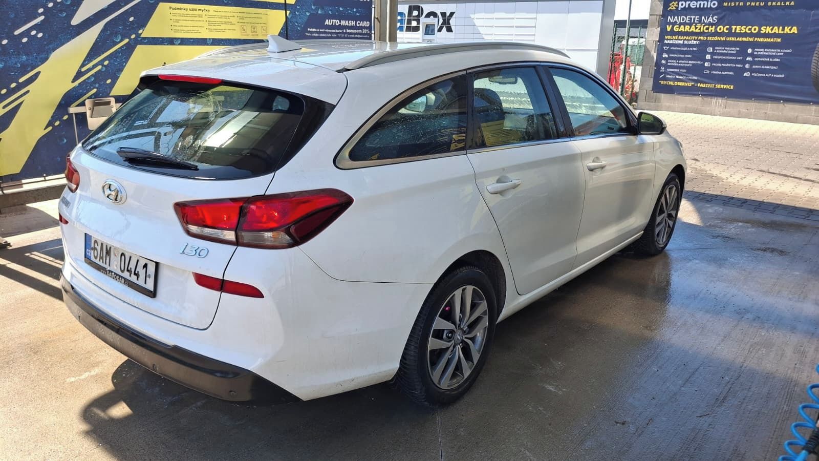 Hyundai i30, na splátky všem- top  výbava - fotka 5
