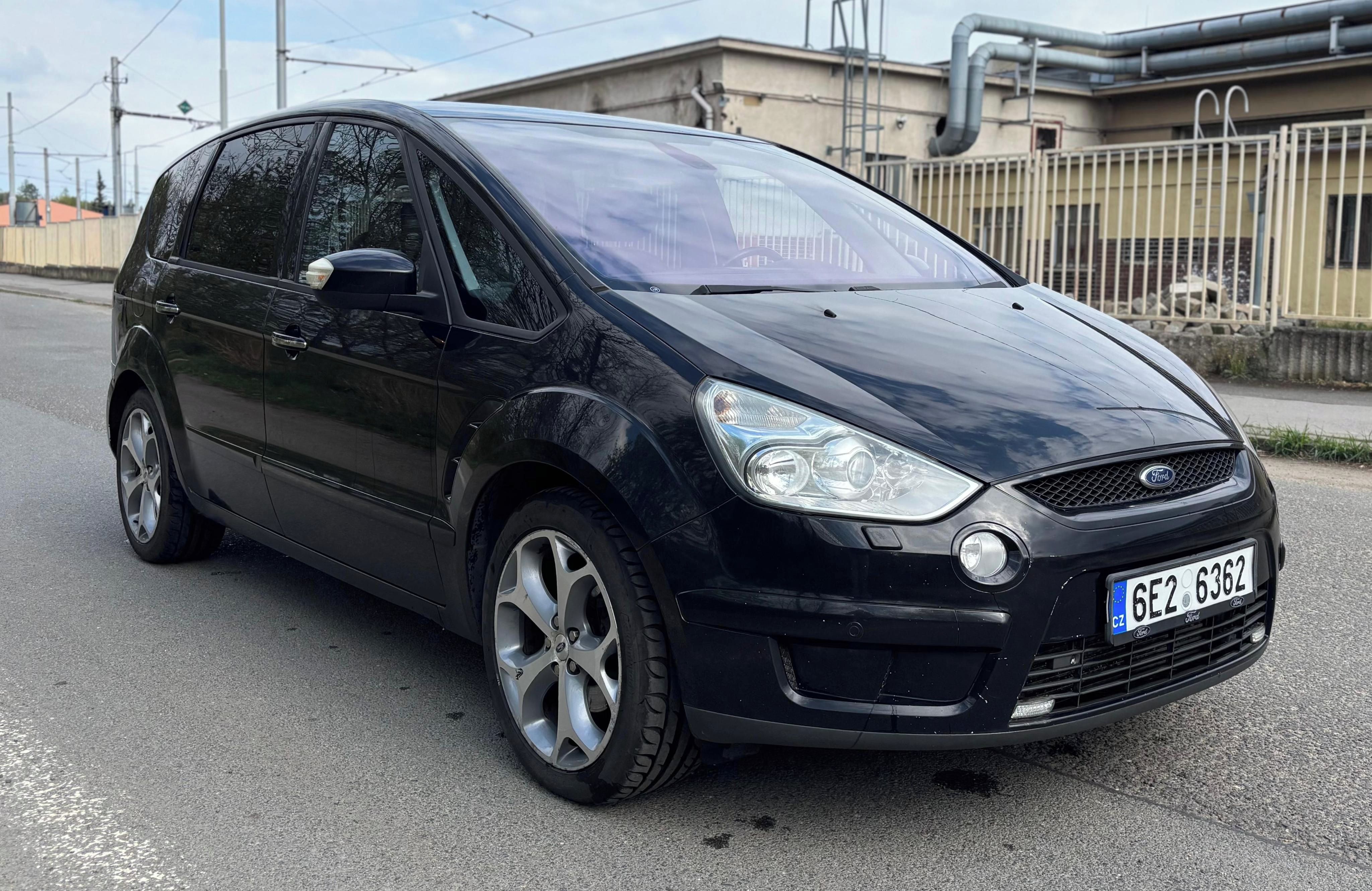 Ford S-MAX, 2.2 TDCi 129 kW Kůže Tažné - fotka 3
