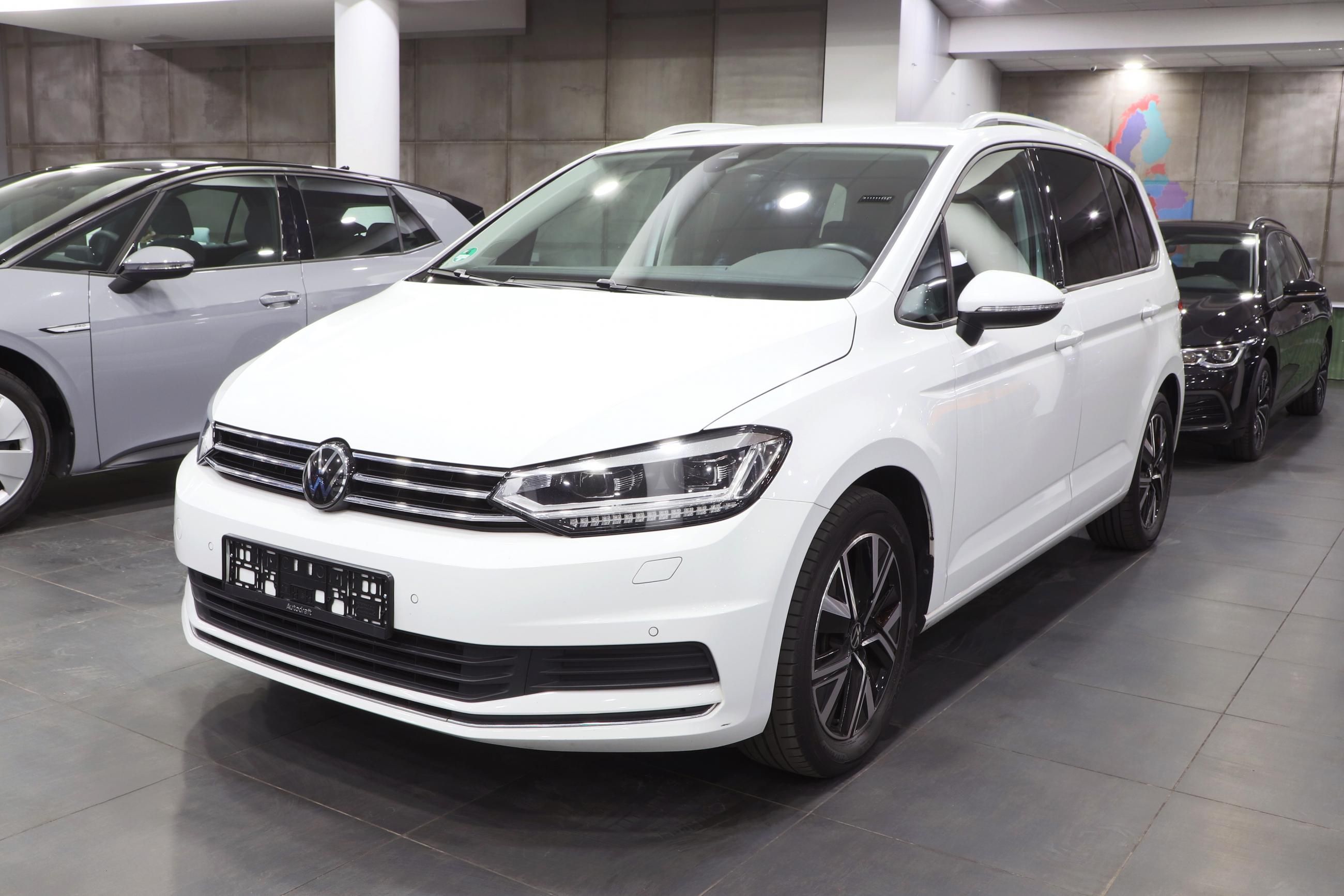 Volkswagen Touran, 2.0 TDI 110kW DSG / 7-Míst - fotka 2