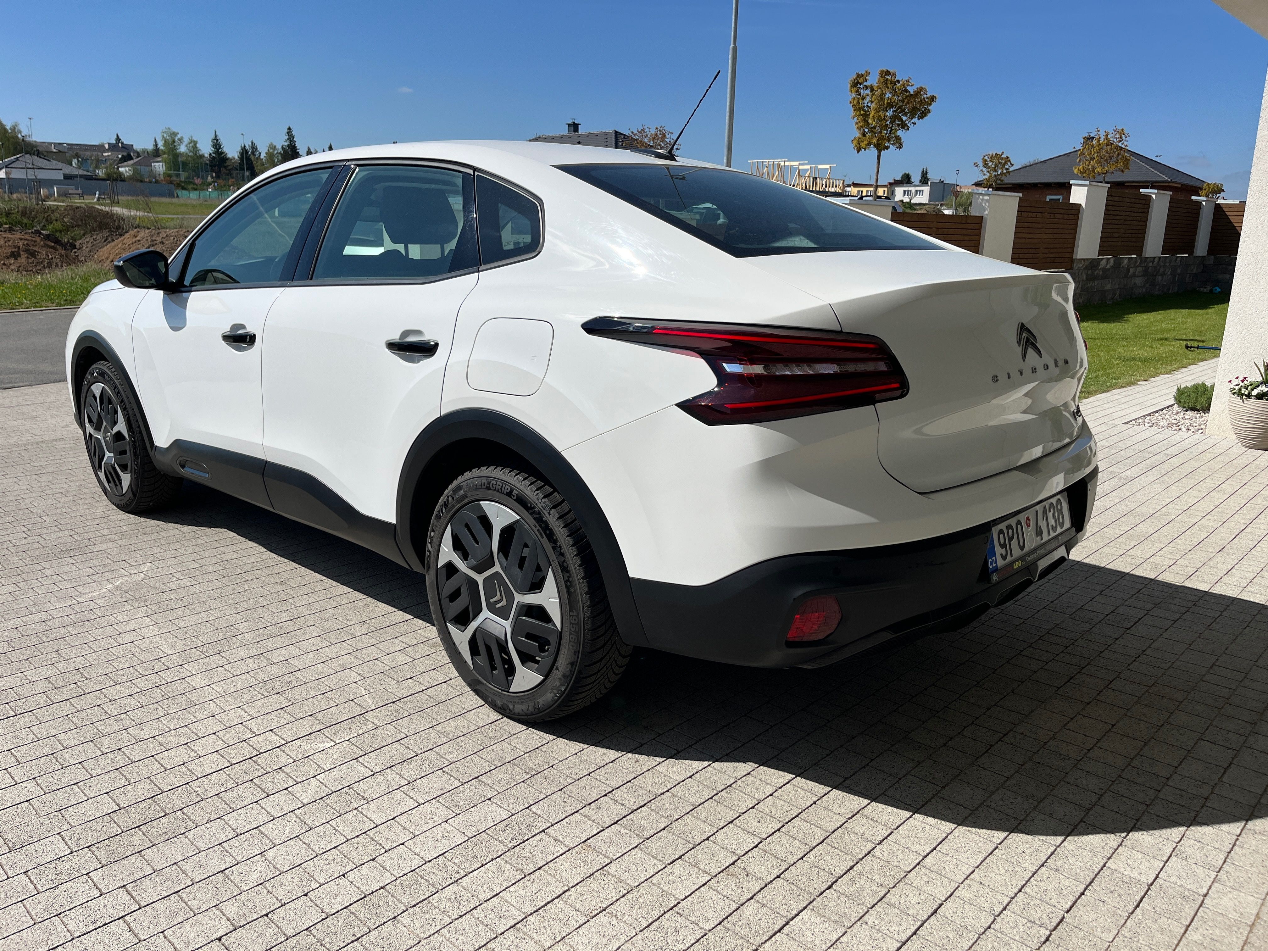 Citroën C4 X, 1.2 PureTech 100 FEEL - fotka 3