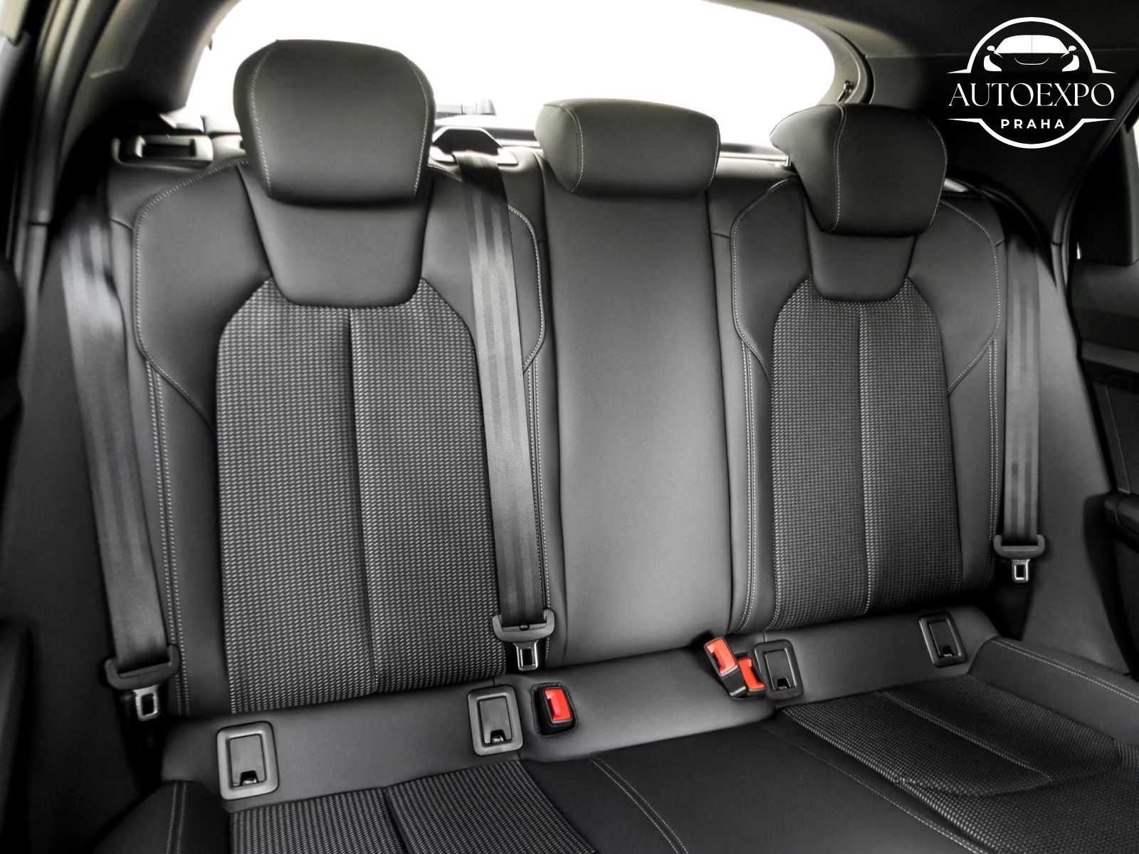 Audi A1, Sportback 30 S LINE - fotka 4