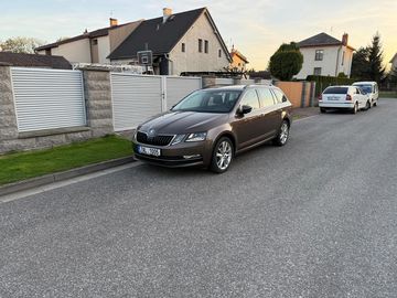 STYLE 1.6TDi 85kW DSG 93tkm