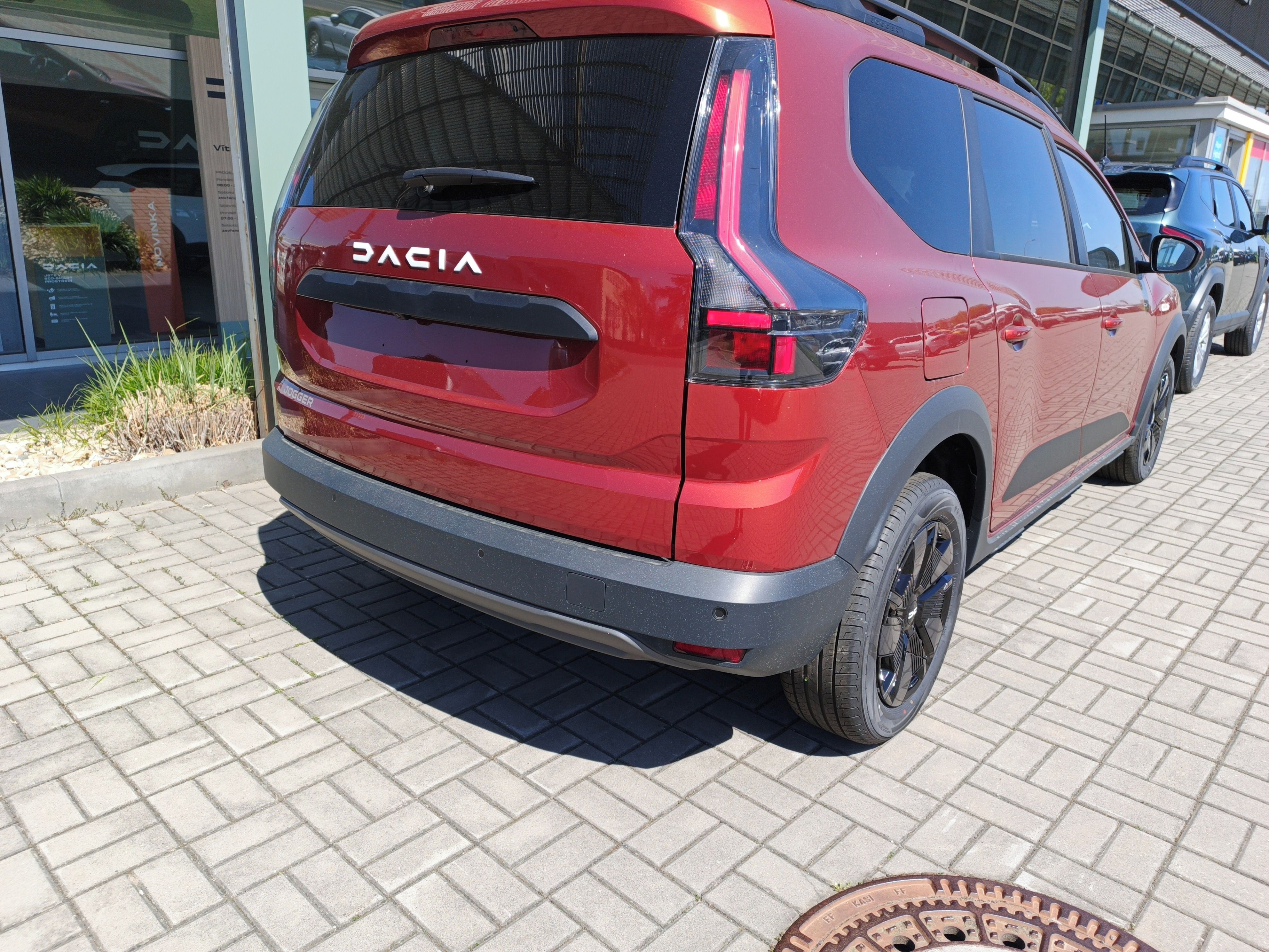 Dacia Jogger, 1,0TCe 110 Expression 5 míst - fotka 3