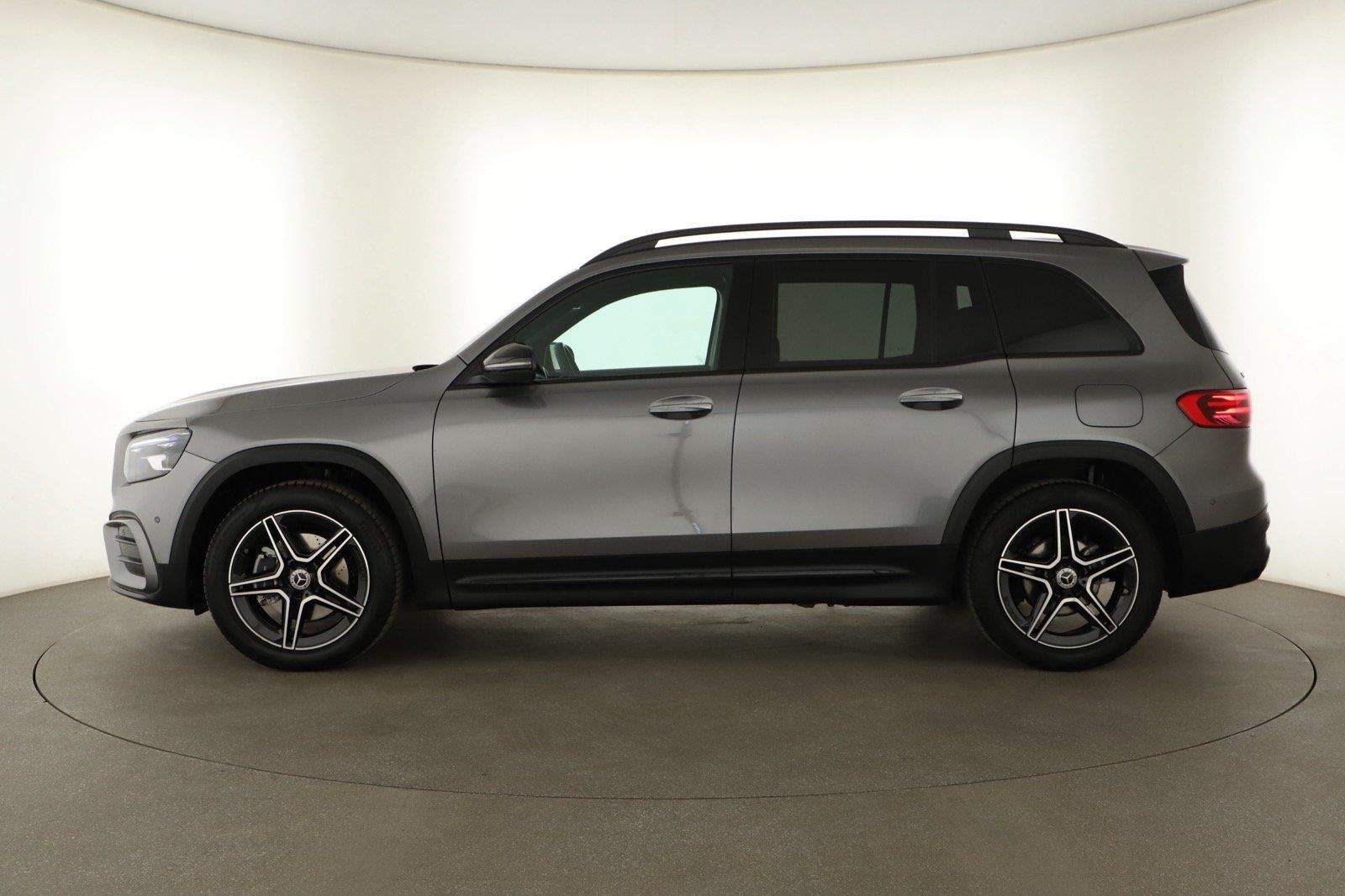 Mercedes-Benz GLB, GLB 200 d 4MATIC, AMG Line - fotka 3