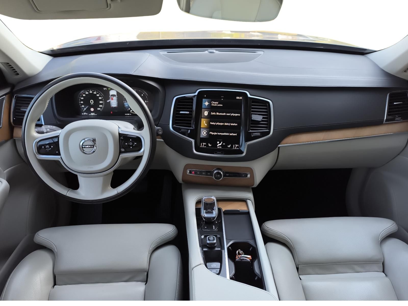 Volvo XC90, 2.0 D 7Míst - fotka 5