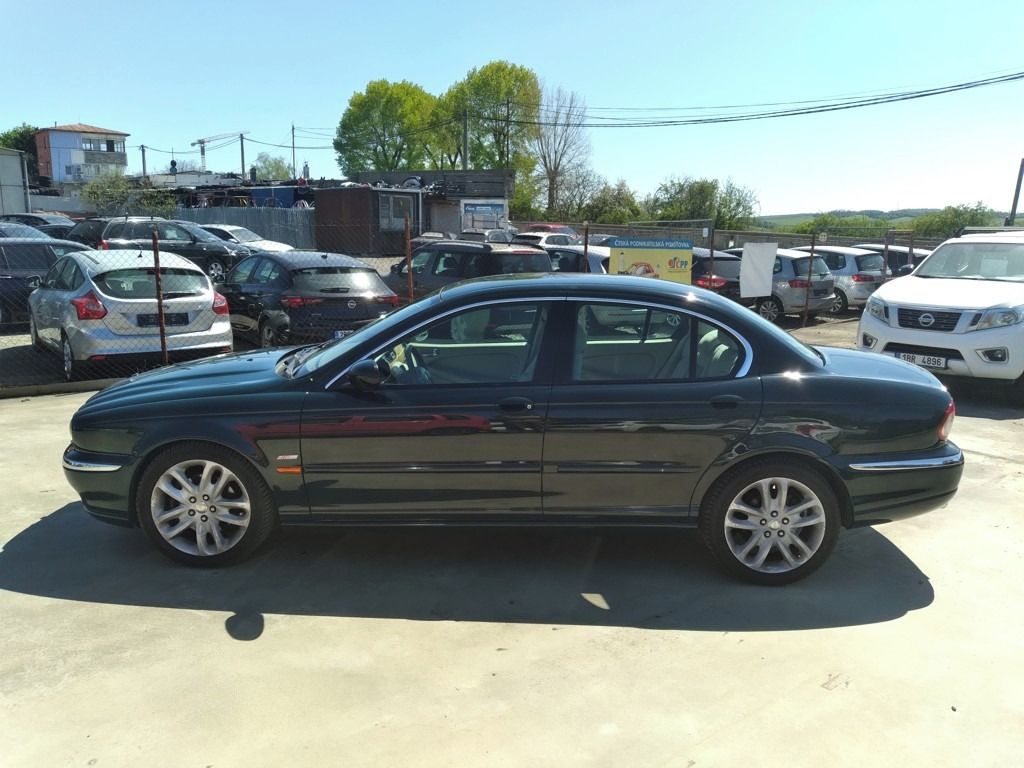 Jaguar X-Type, 2.5 V6 4x4 - fotka 4
