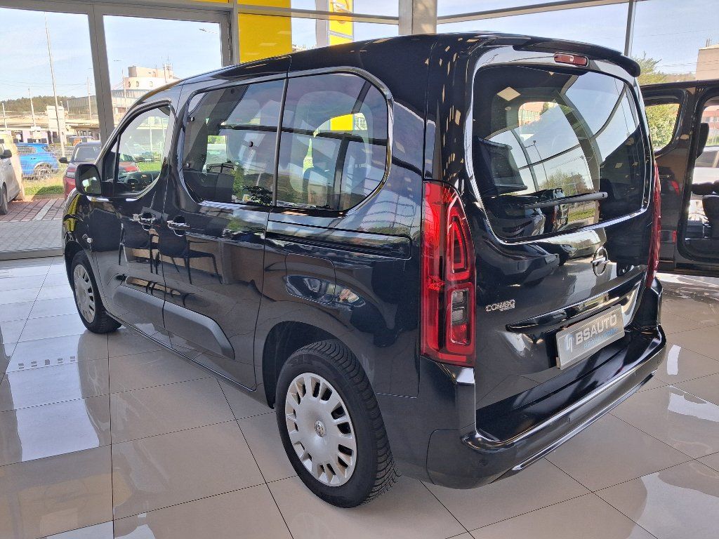 Opel Combo, 1.2T 81kW 2021 - fotka 4