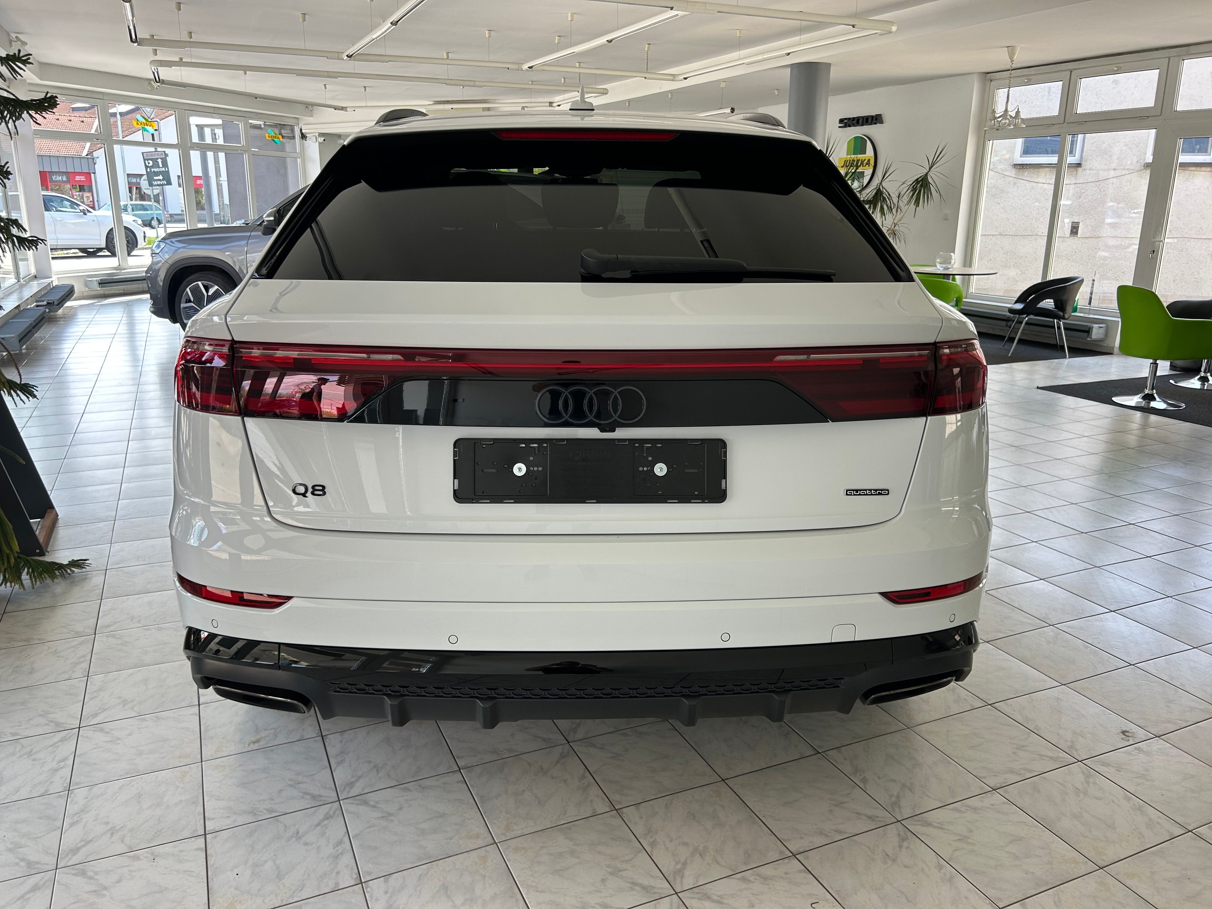 Audi Q8, S line sport plus 21" Matrix - fotka 6