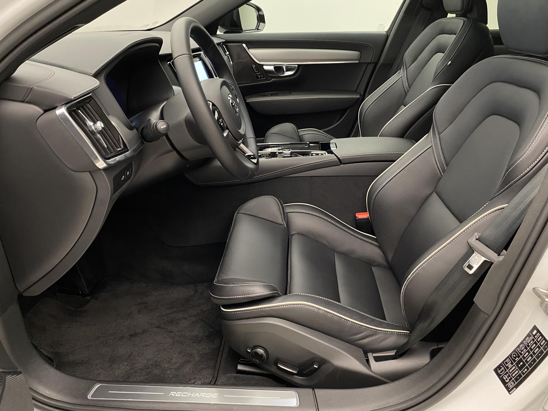 Volvo S90, T8 AWD RECHARGE DARK PLUS AUT - fotka 2