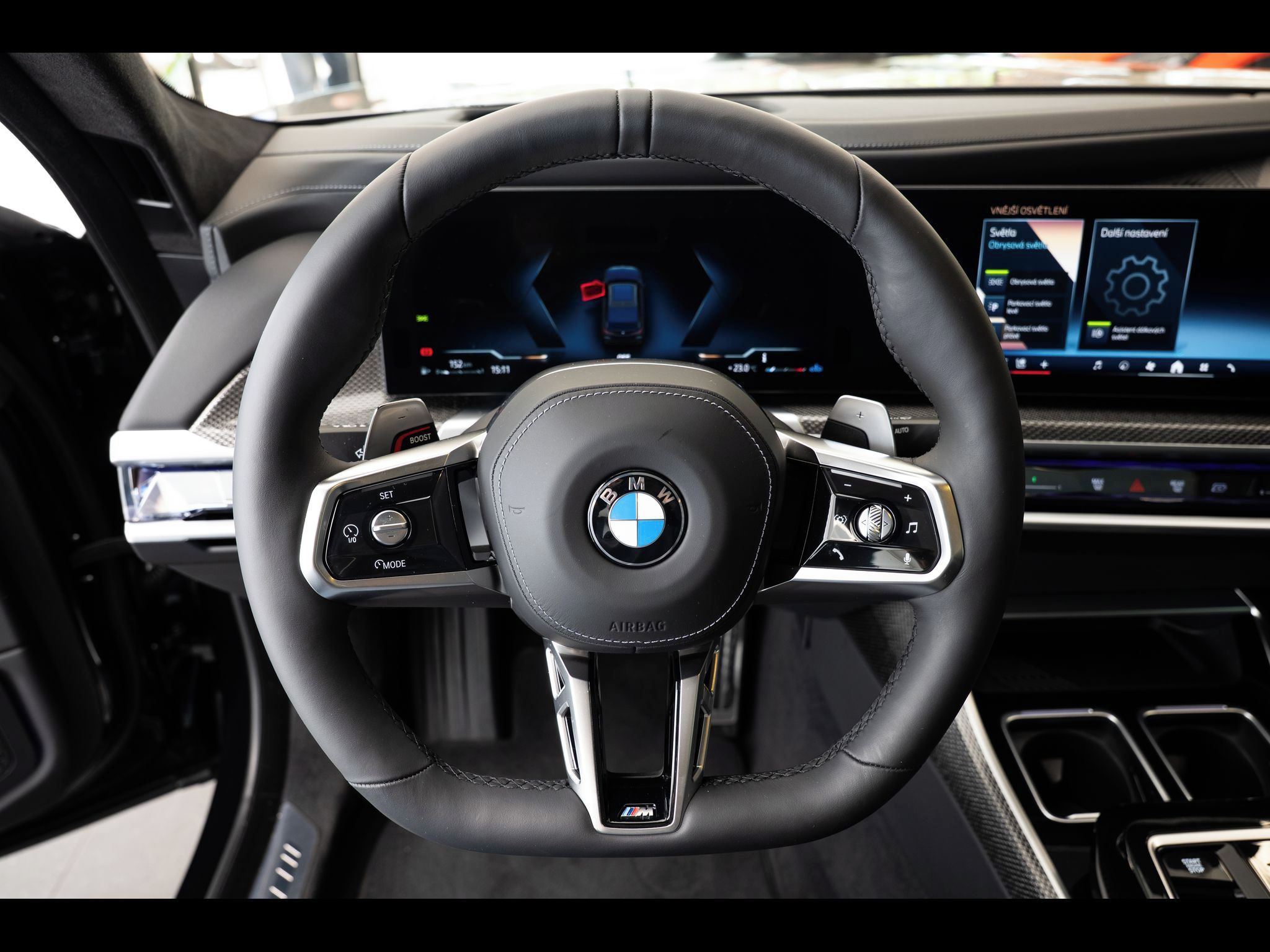 BMW Řada 7, d xDrive / M sport Pro/B&O/360 - fotka 6