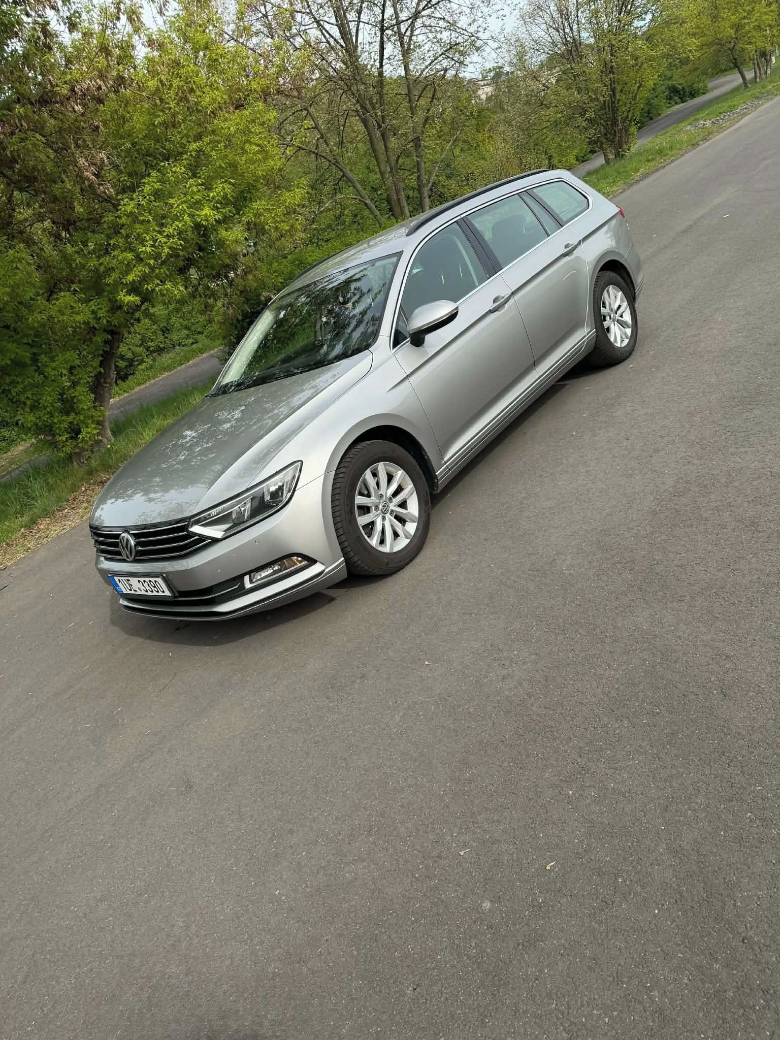Volkswagen Passat, 1.6 TDI - servisováno - fotka 4