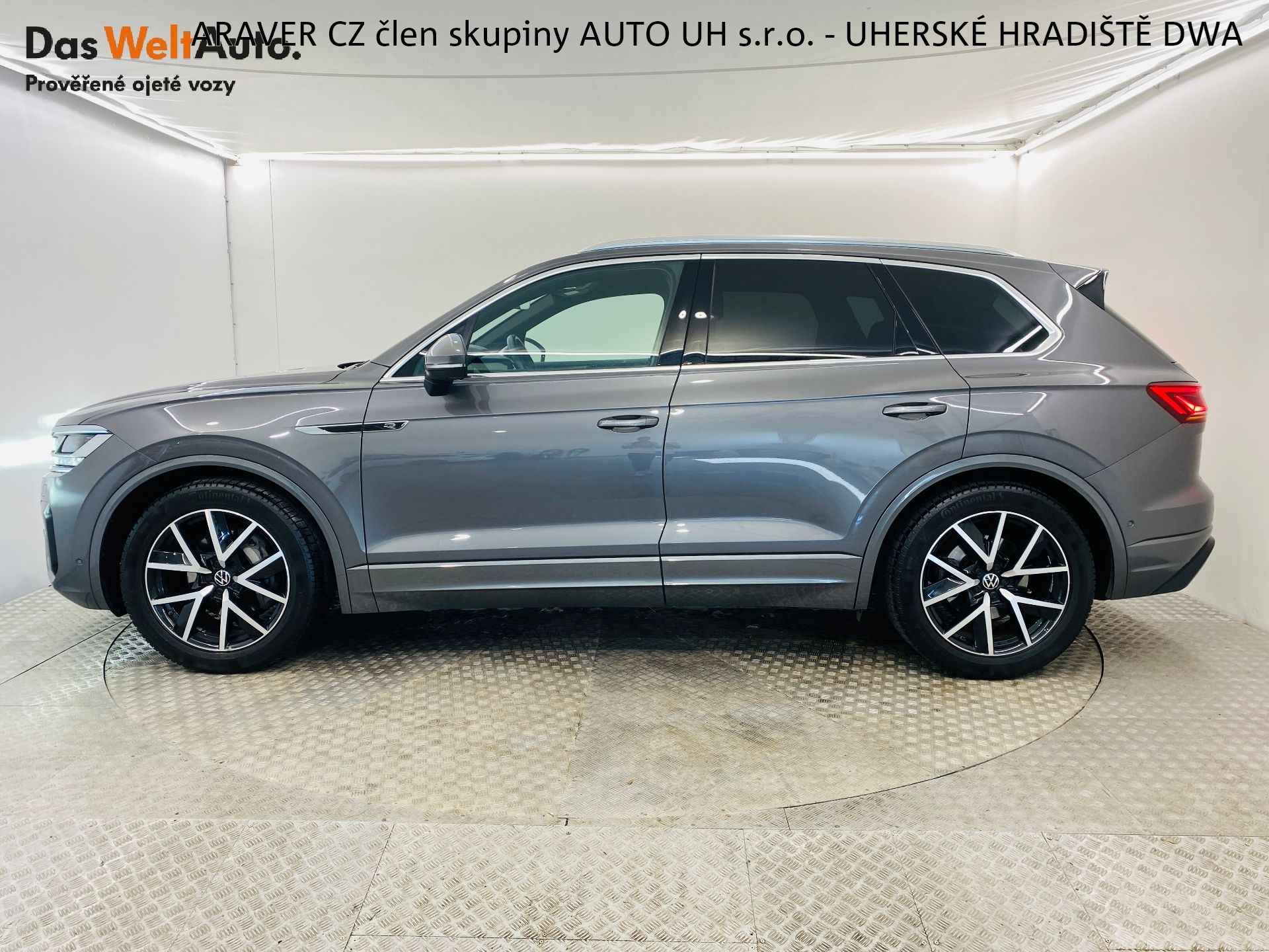Volkswagen Touareg, 3.0 TDI 210kW R-line 4Motion - fotka 3