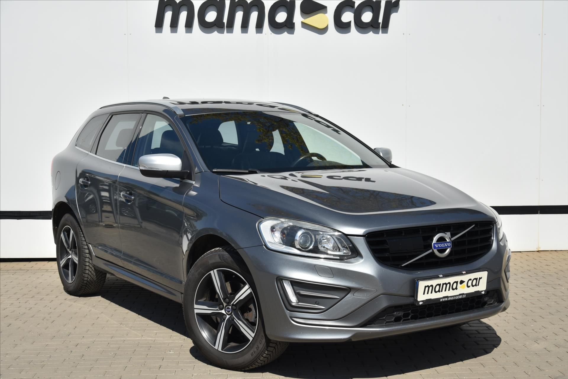 Volvo XC60, 2.0 T6 225kW AWD R-DESIGN ČR