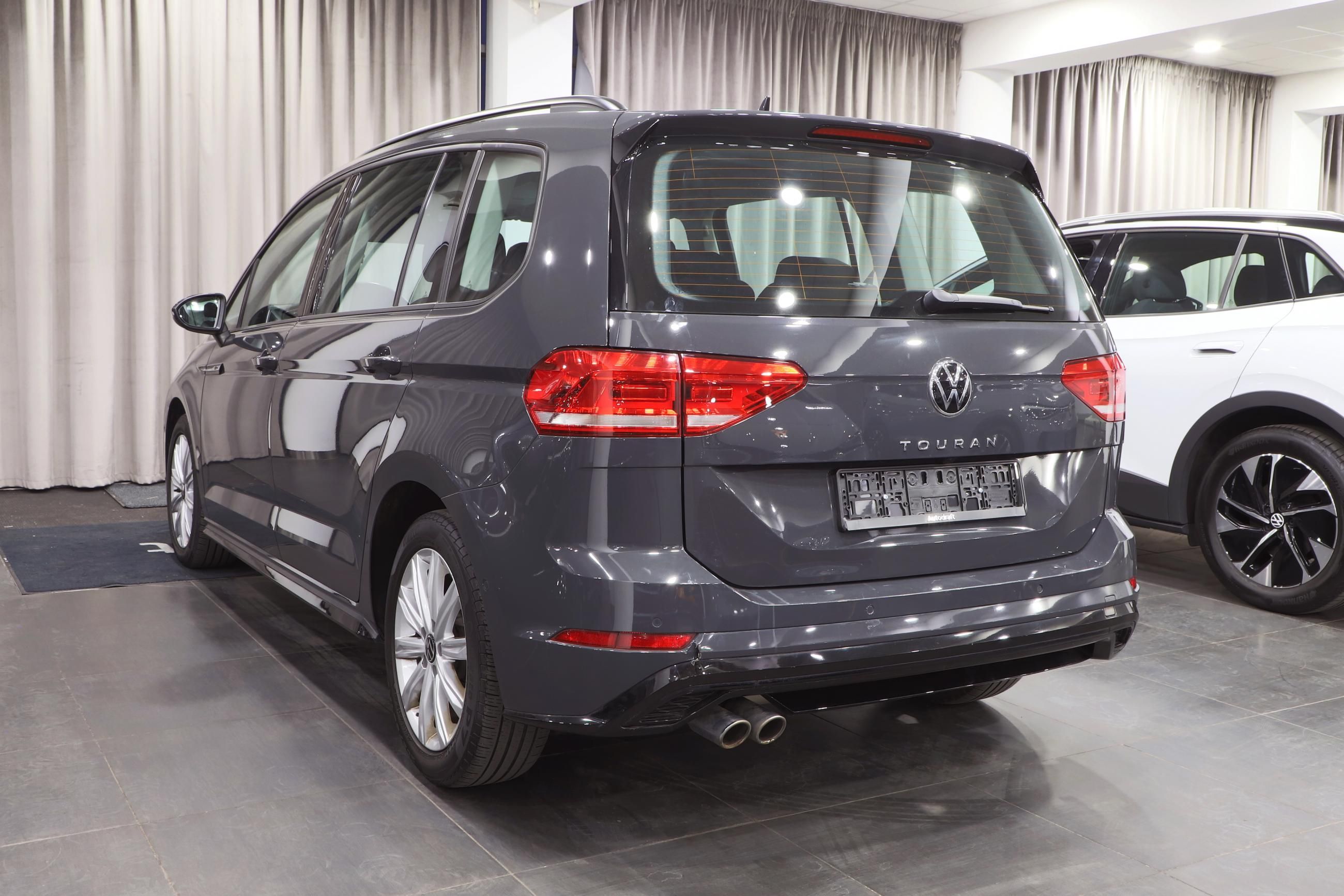Volkswagen Touran, R-Line Webasto 7-míst - fotka 4