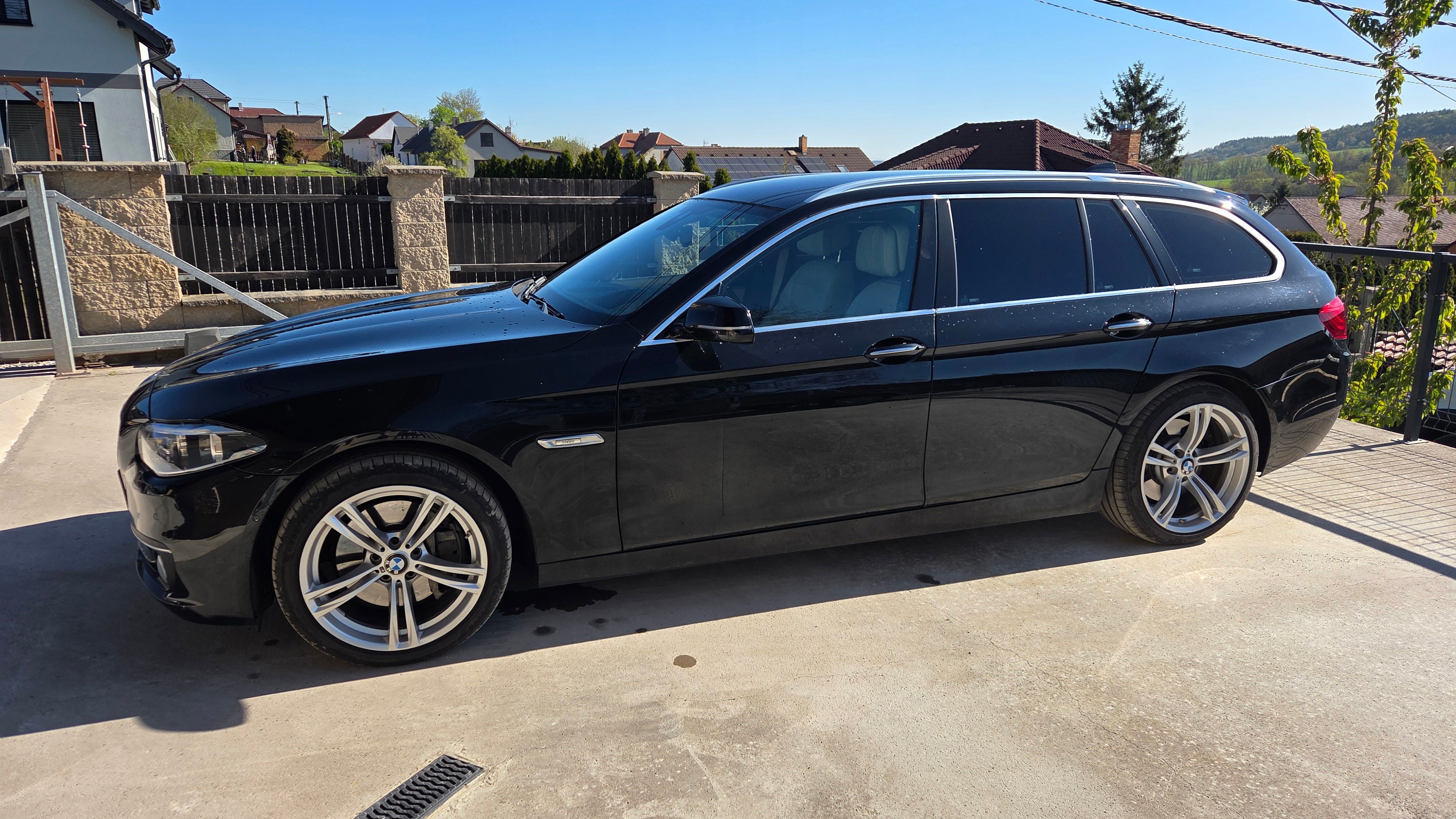 BMW Řada 5, BMW 530xd, Webasto, LED Matrix