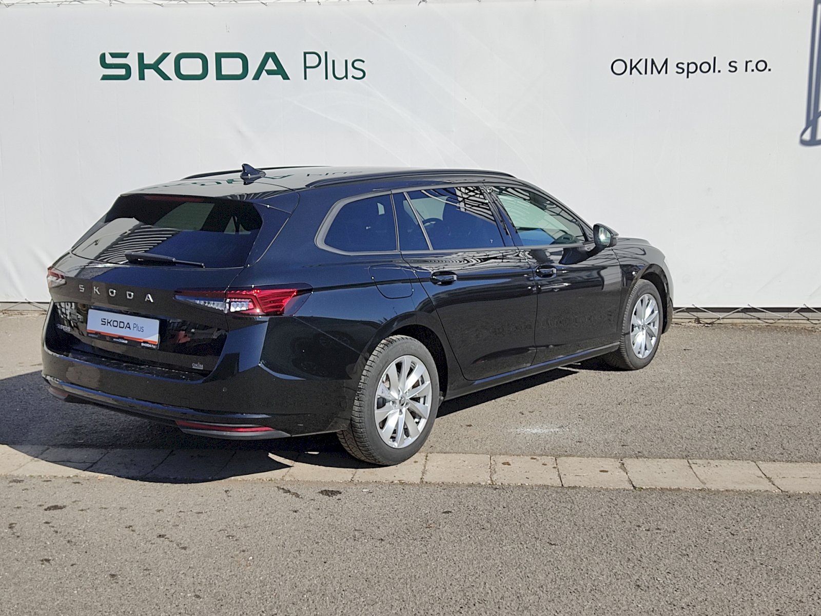 Škoda Superb, Combi  Selection 2,0 Tdi 110 K - fotka 2