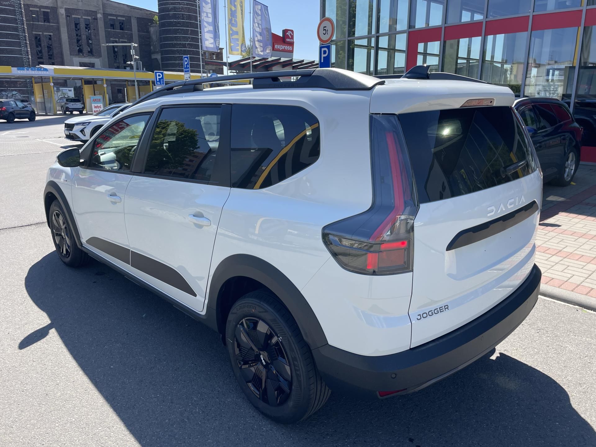 Dacia Jogger, Expression TCe 110 5 míst NOVÝ - fotka 3