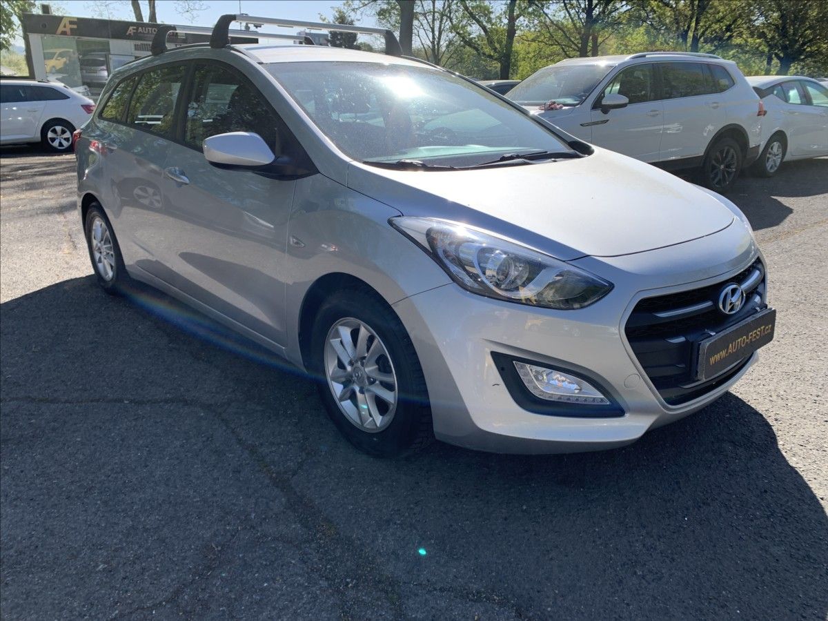 Hyundai i30, 1,6 CRDi ČR,SERVISKA - fotka 3