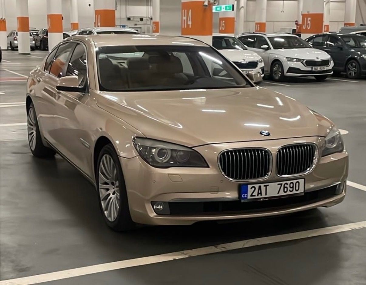 BMW Řada 7, 730D
