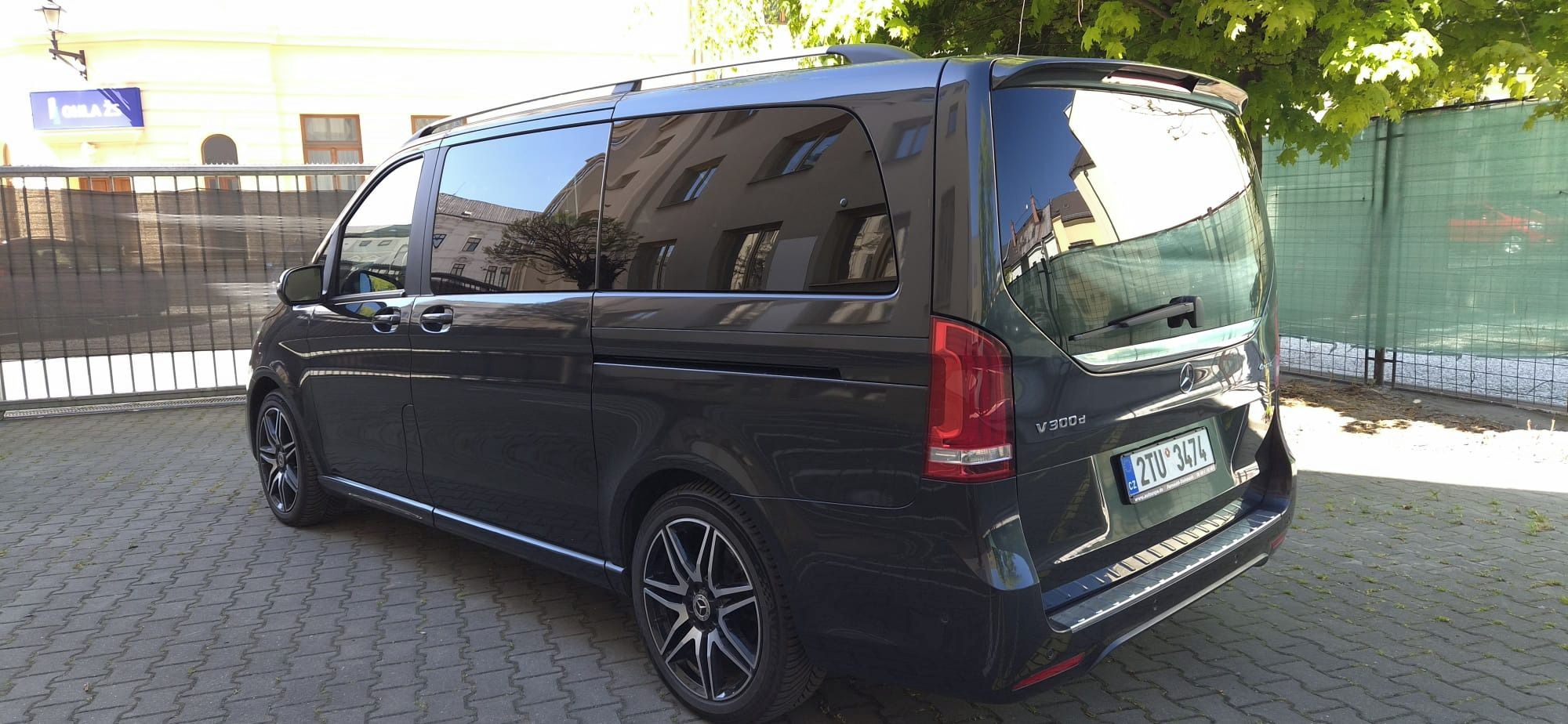 Mercedes-Benz Třídy V, V300d 4MATIC LONG AMG176kW DPH - fotka 3