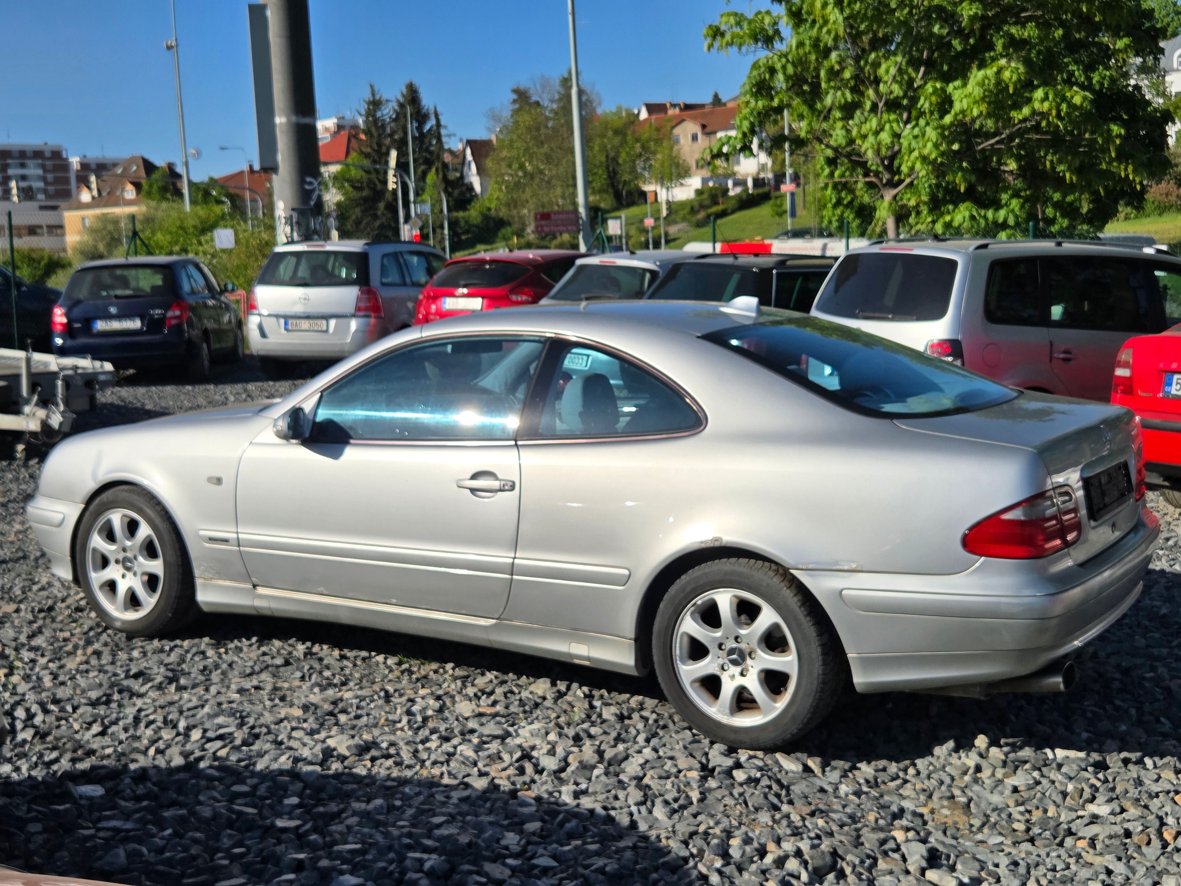 Mercedes-Benz CLK, 320i - V6 Aut LPG Depozit - fotka 3