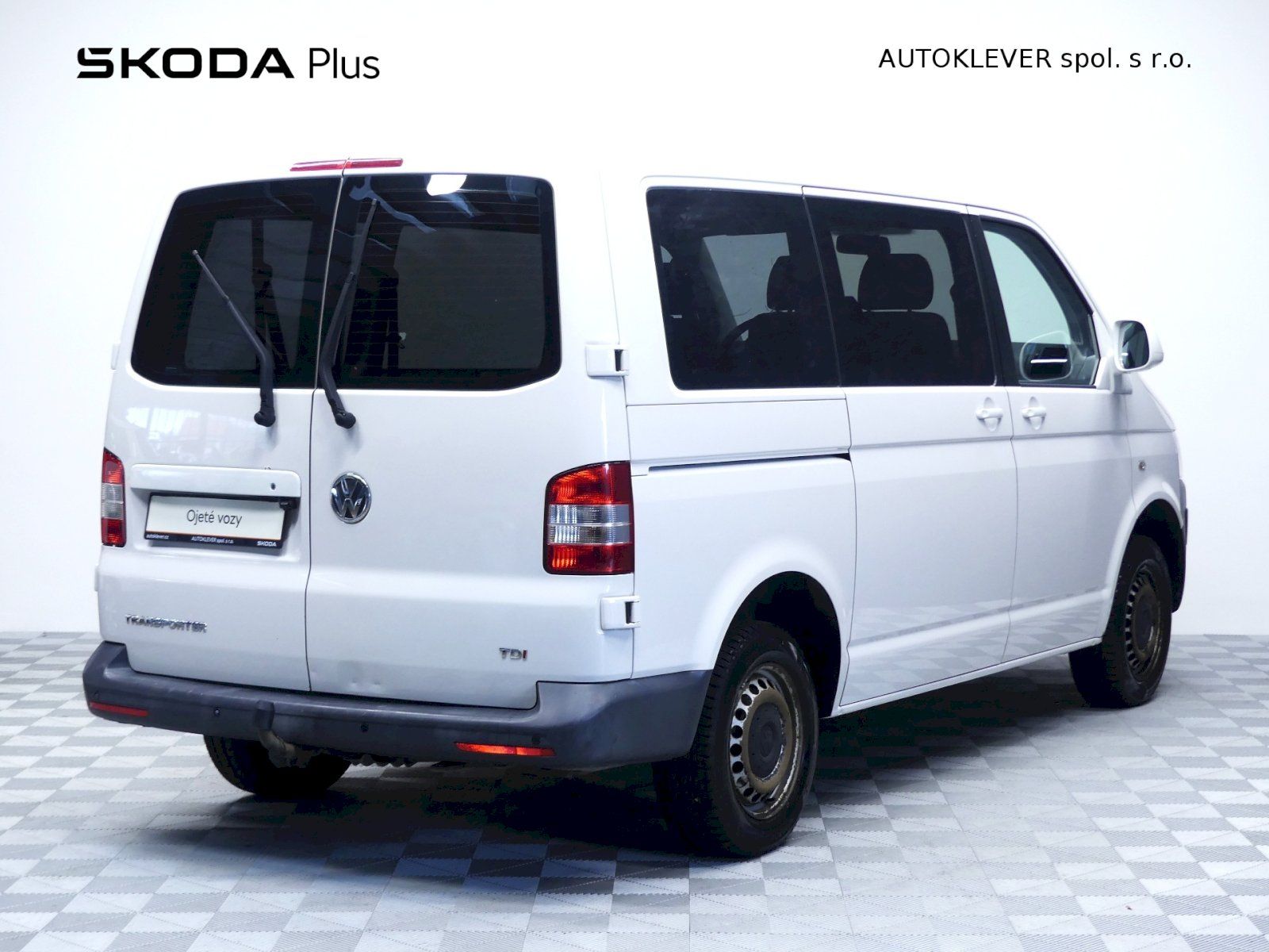 Volkswagen Transporter, Trendline 8 míst 2.0TDI 103kW - fotka 2