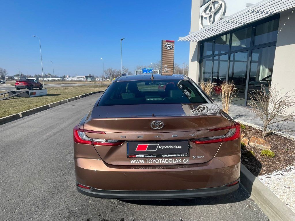 Toyota Camry, 2.5 TNGA HEV automat - fotka 5