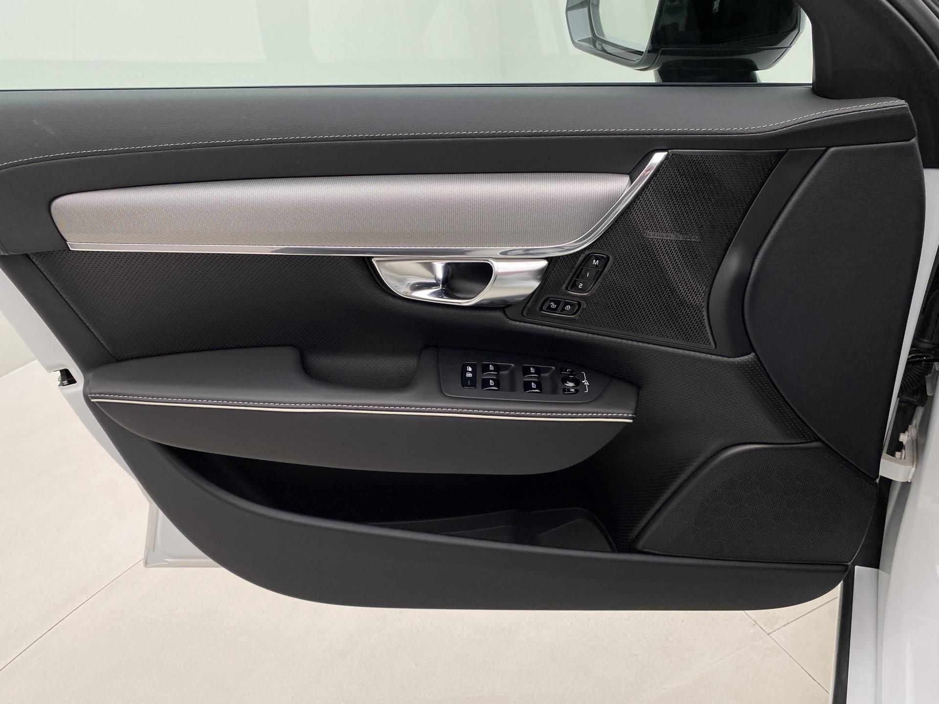 Volvo S90, T8 AWD RECHARGE DARK PLUS AUT - fotka 6