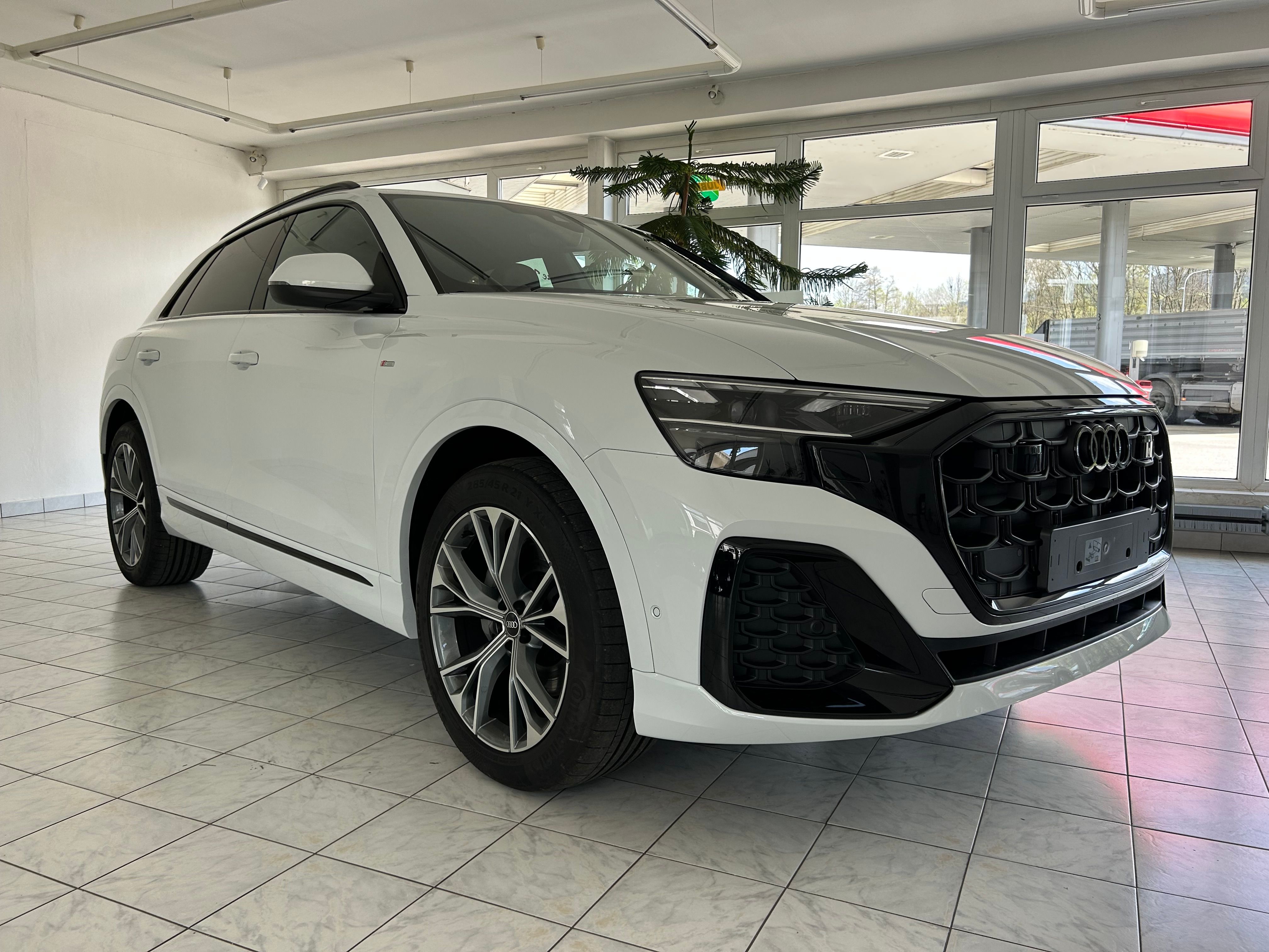 Audi Q8, S line sport plus 21" Matrix