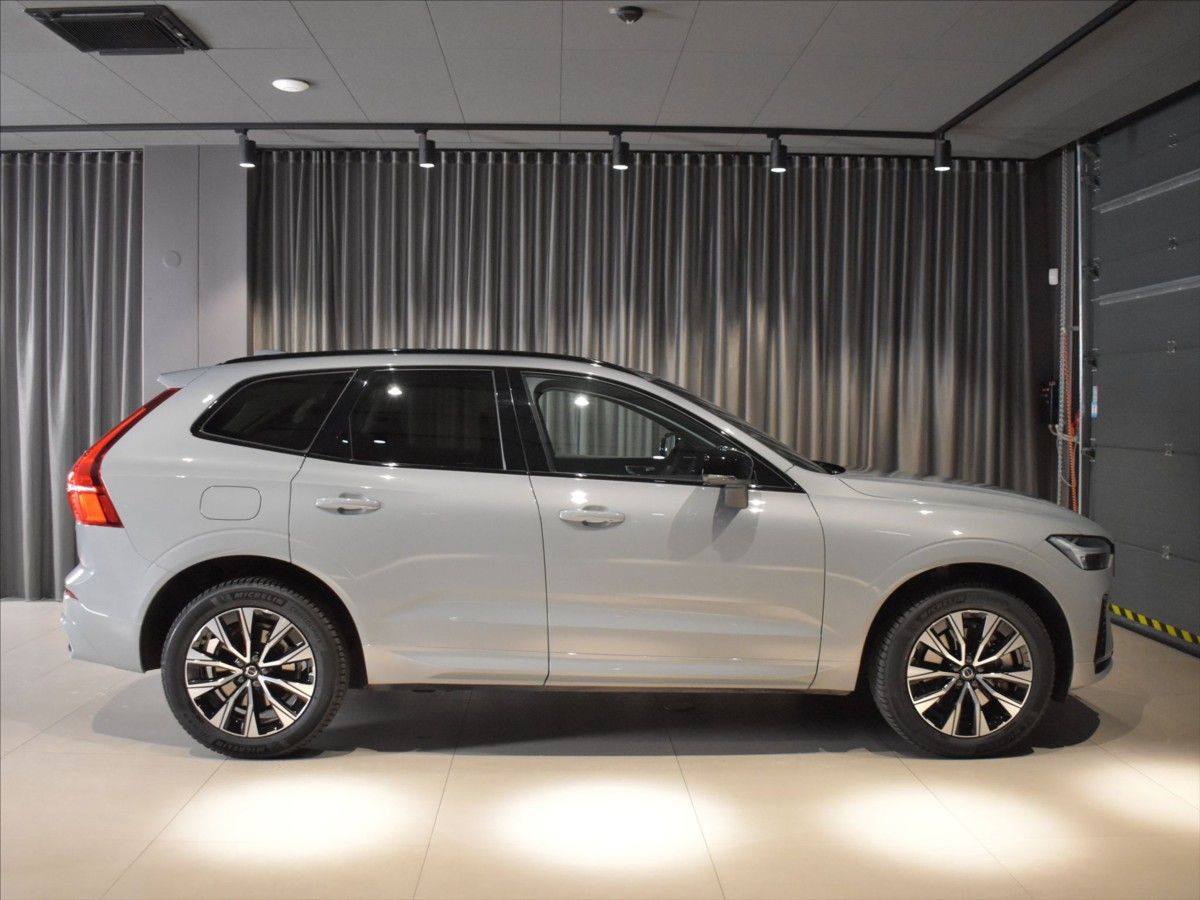 Volvo XC60, 2,0 B4 AWD Plus Blis,Bezklíč - fotka 3