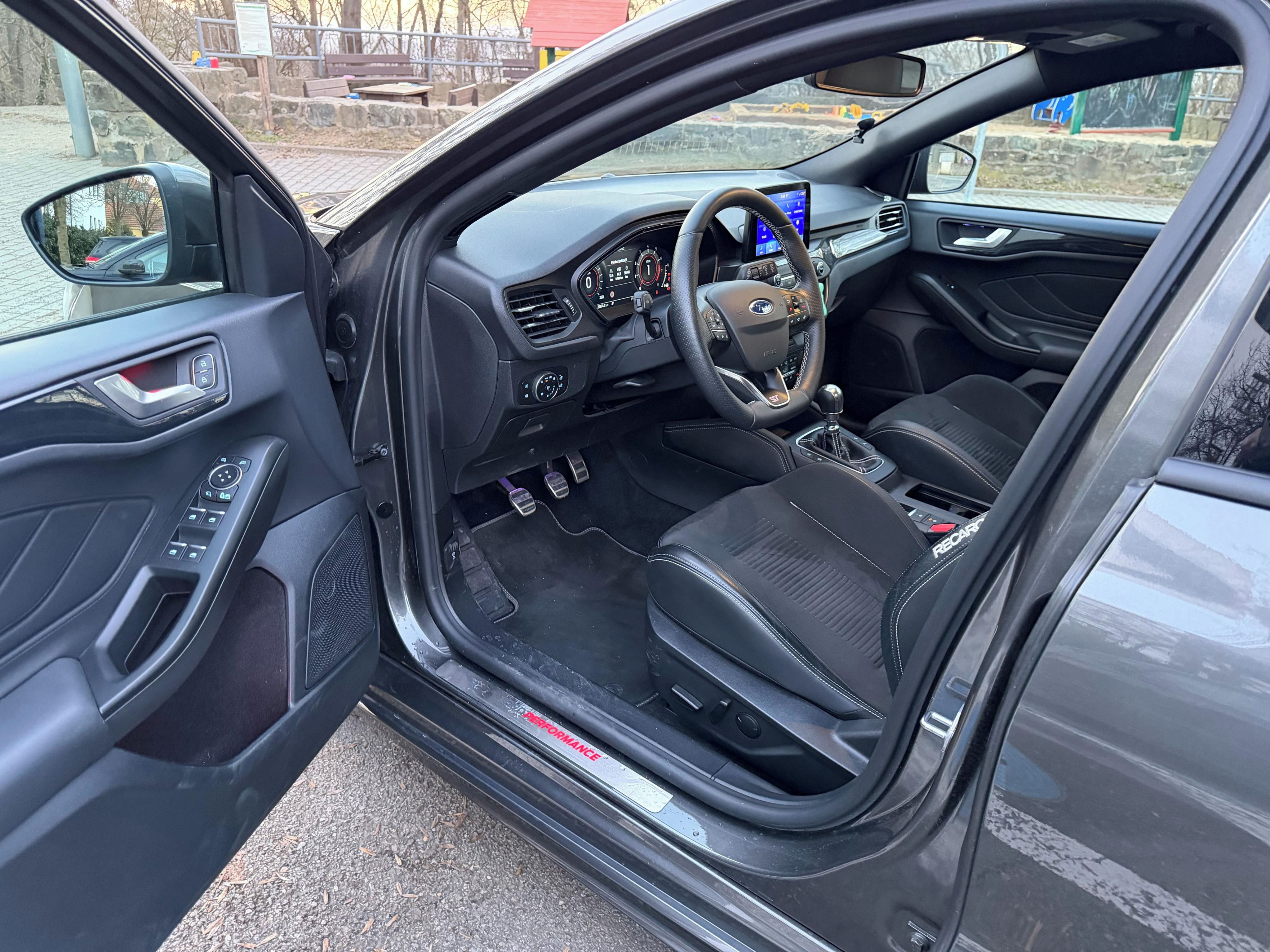 Ford Focus, Ford Focus ST PLUS 2.3, 206 kW - fotka 5