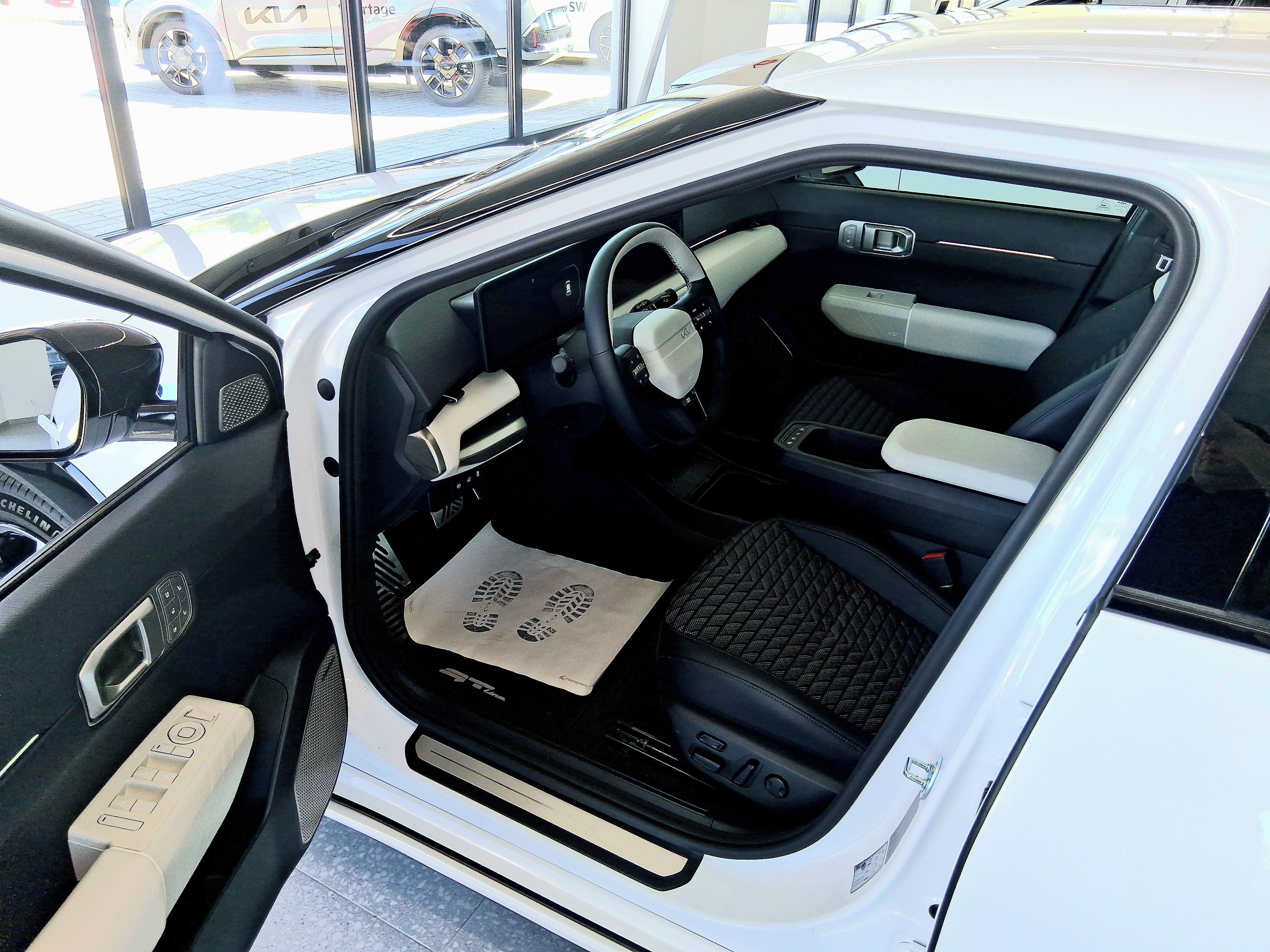 Kia EV4, 4x2 GT-LINE paket TECH, V2L - fotka 6
