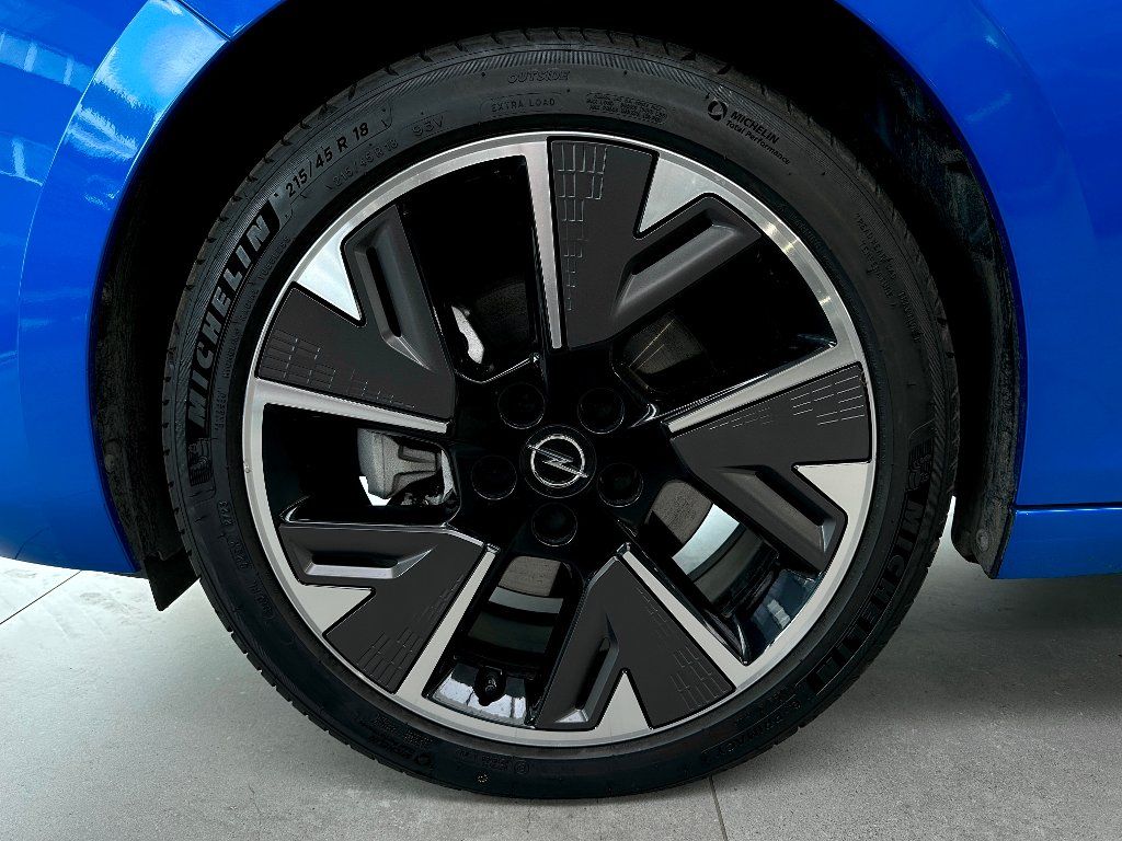 Opel Astra, GS Line Electro 115kW - fotka 5