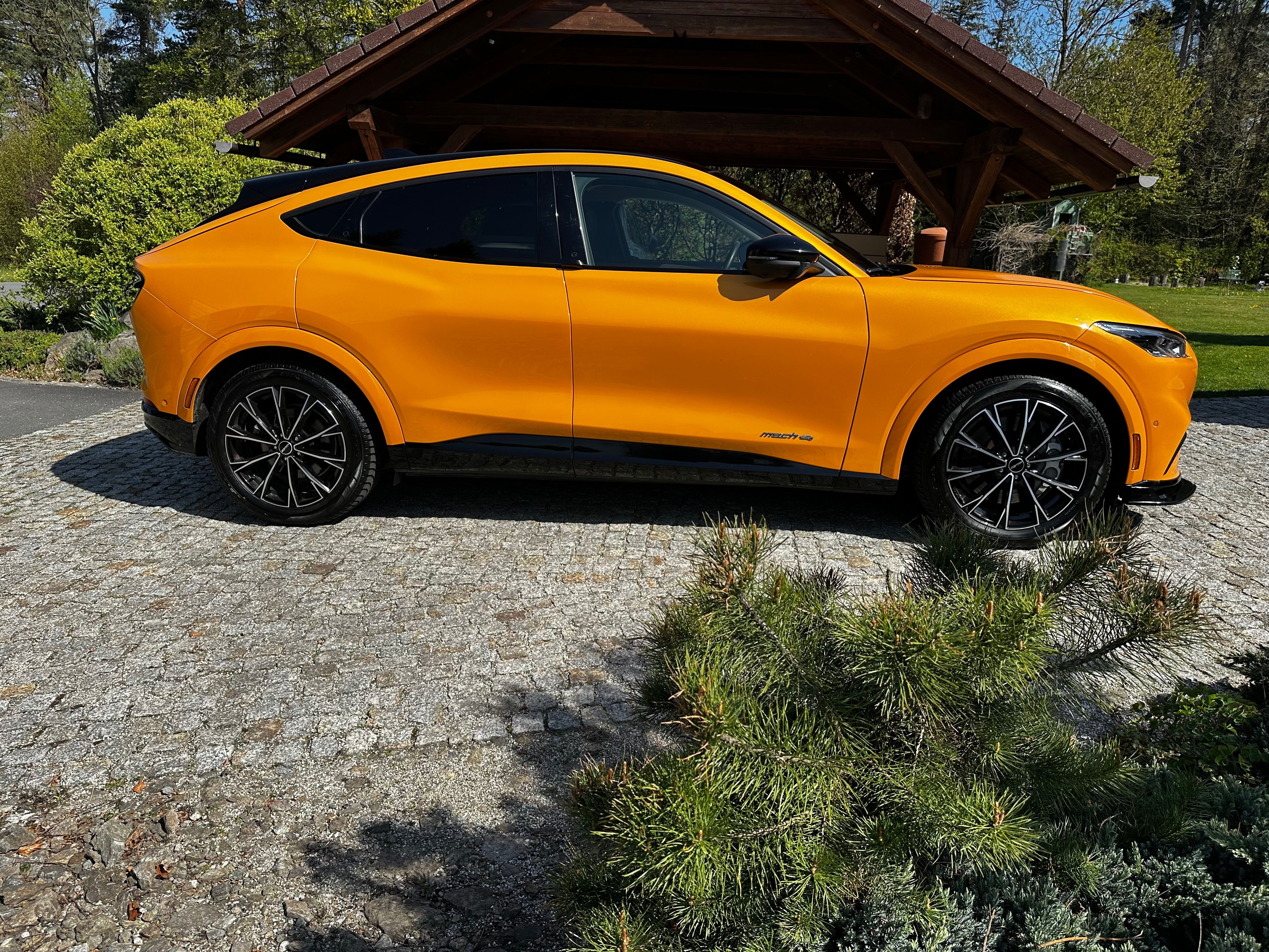 Ford Mustang Mach-E, 2023-GT- Barva 273KW 360’ 4x4 - fotka 4