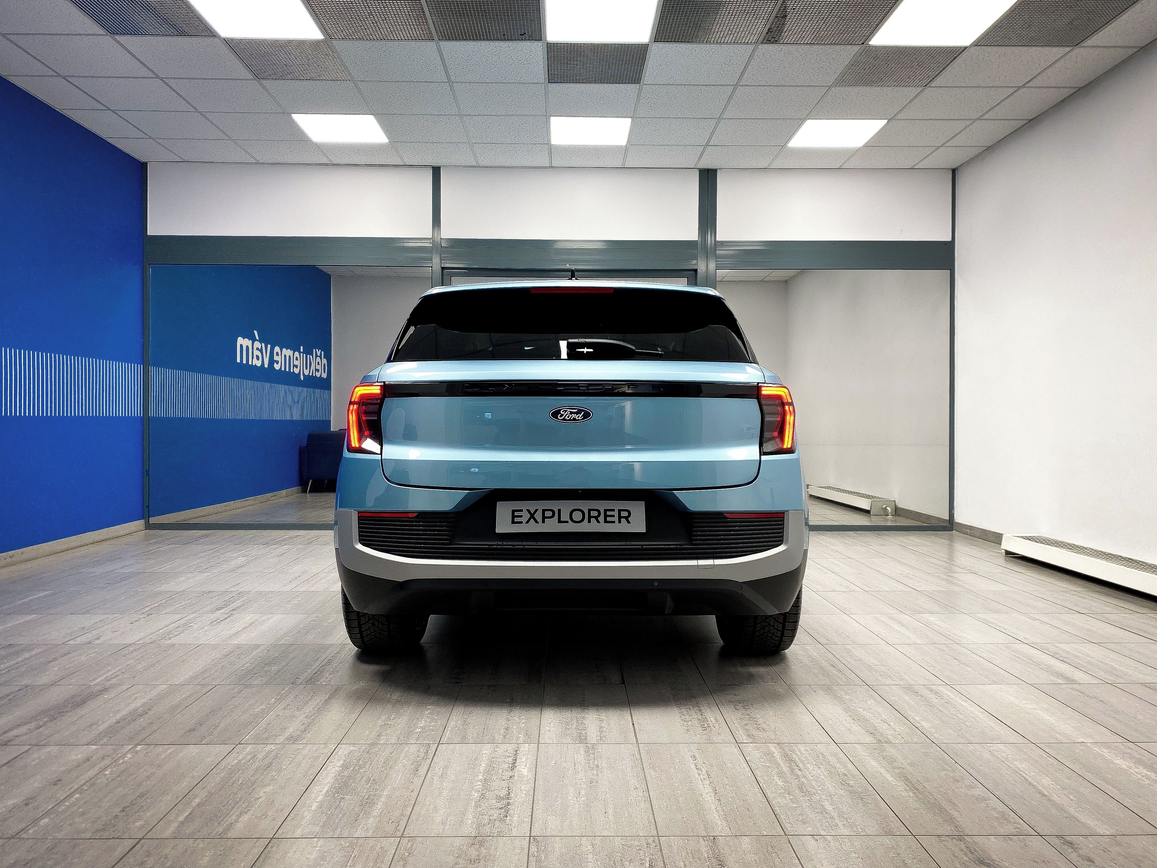 Ford Explorer, 77kWh, Explorer Select - fotka 4