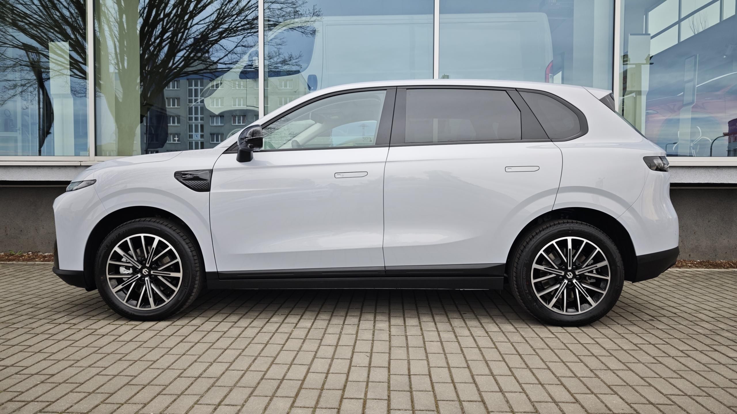 Leapmotor B10, Design 1,5T EV hybrid - fotka 6