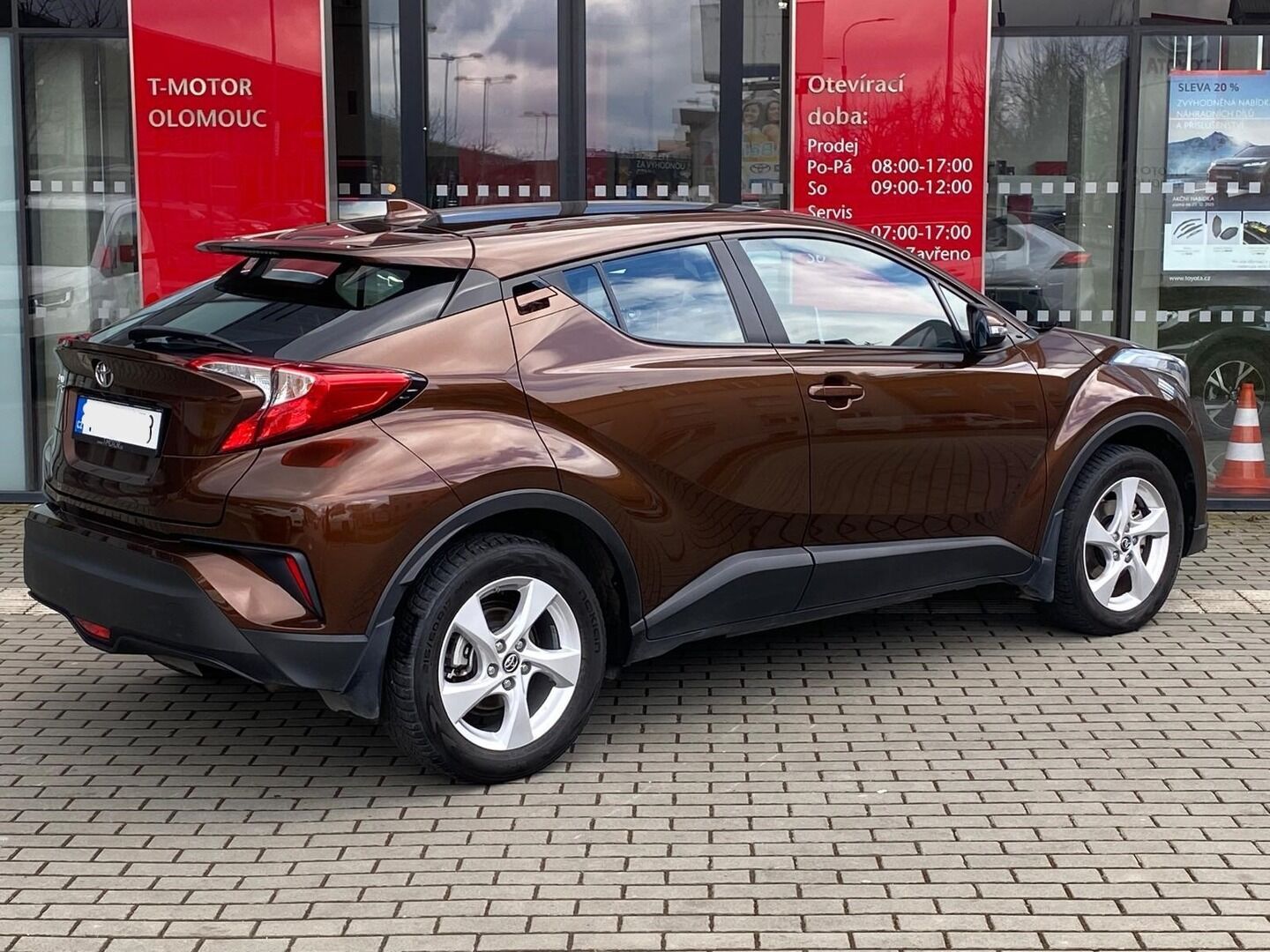 Toyota C-HR, 1.2 T Active - fotka 3