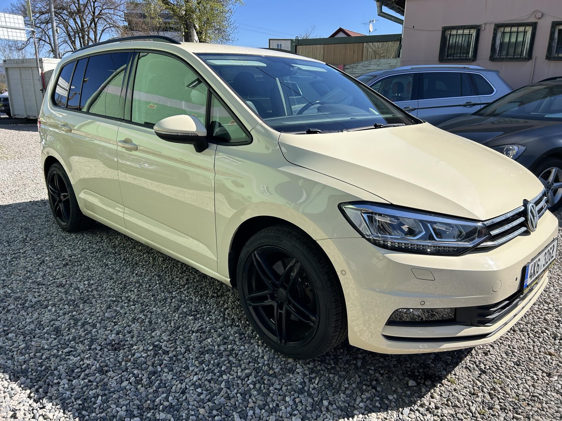 Volkswagen Touran - fotka 5