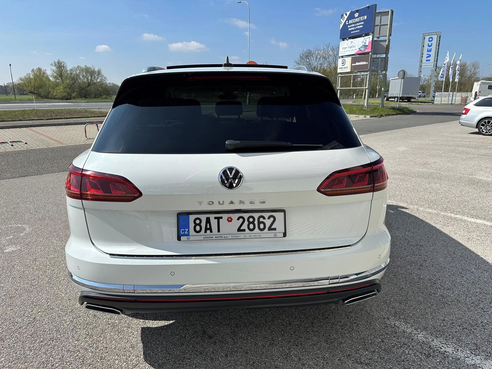 Volkswagen Touareg, Elegance 3.0 V6 210kW Čr - fotka 5