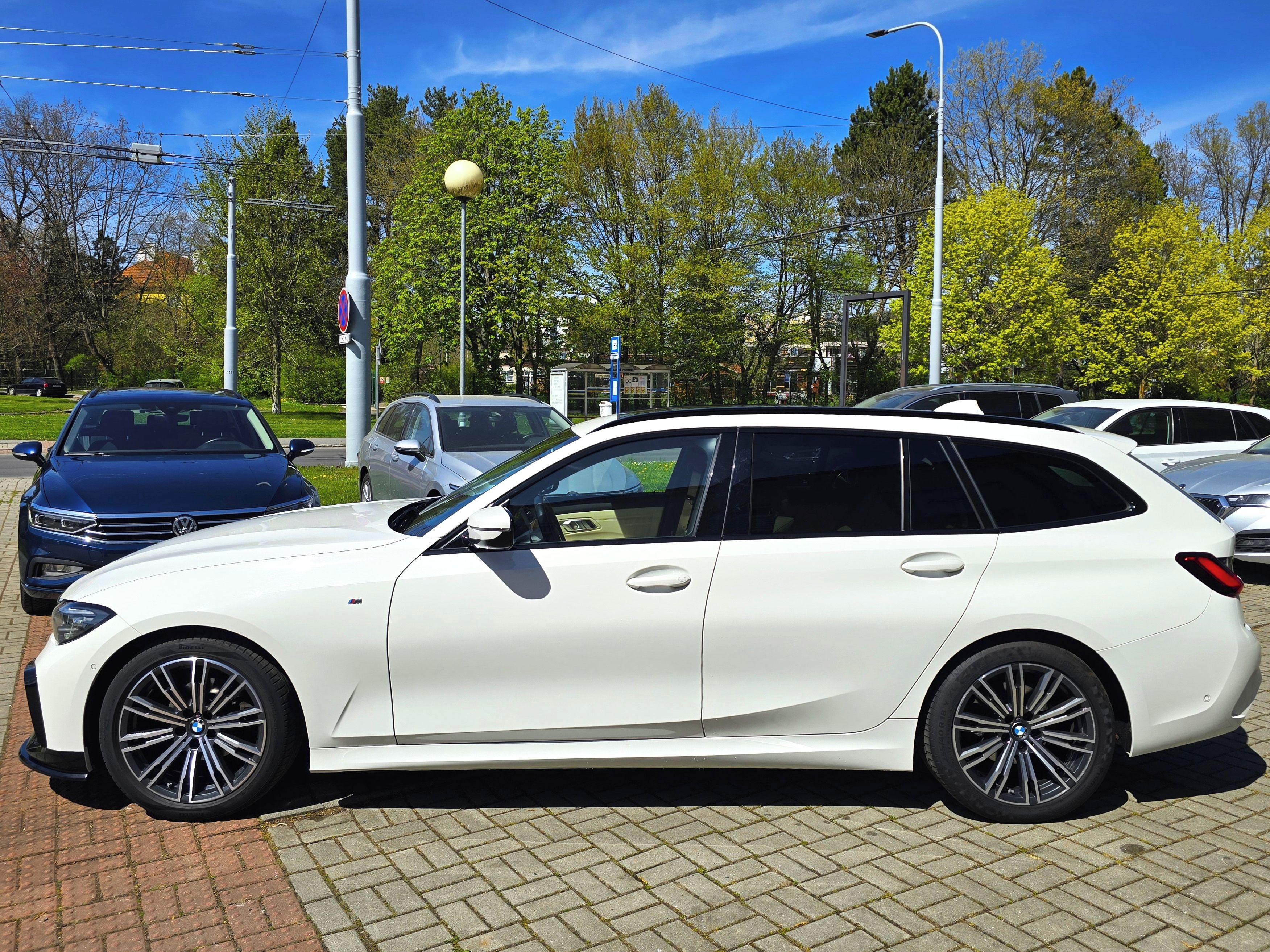 BMW Řada 3, 2.0D Touring Aut. M Sport DPH - fotka 5